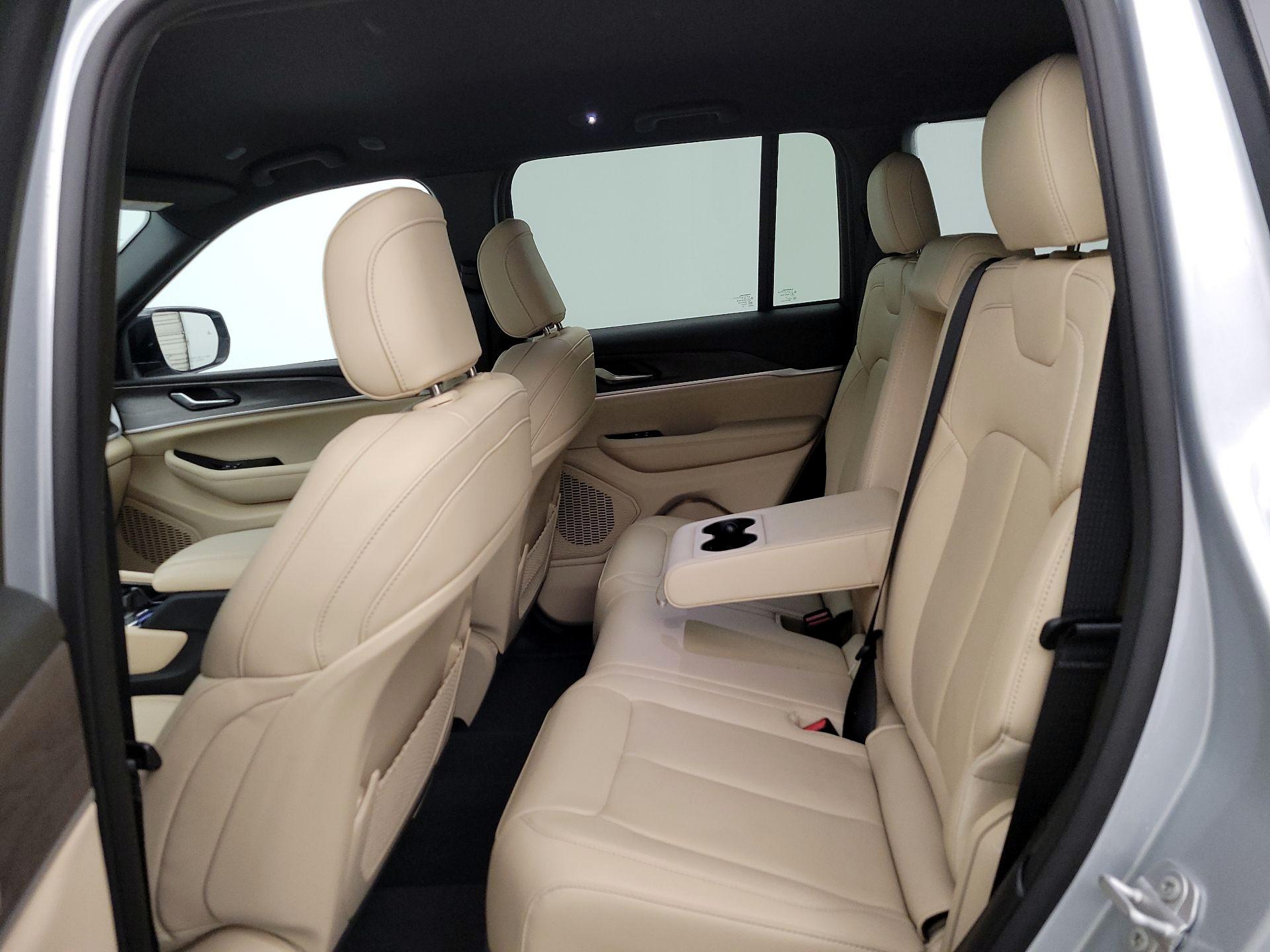 Thumbnail: 2023 Jeep Grand Cherokee - 20