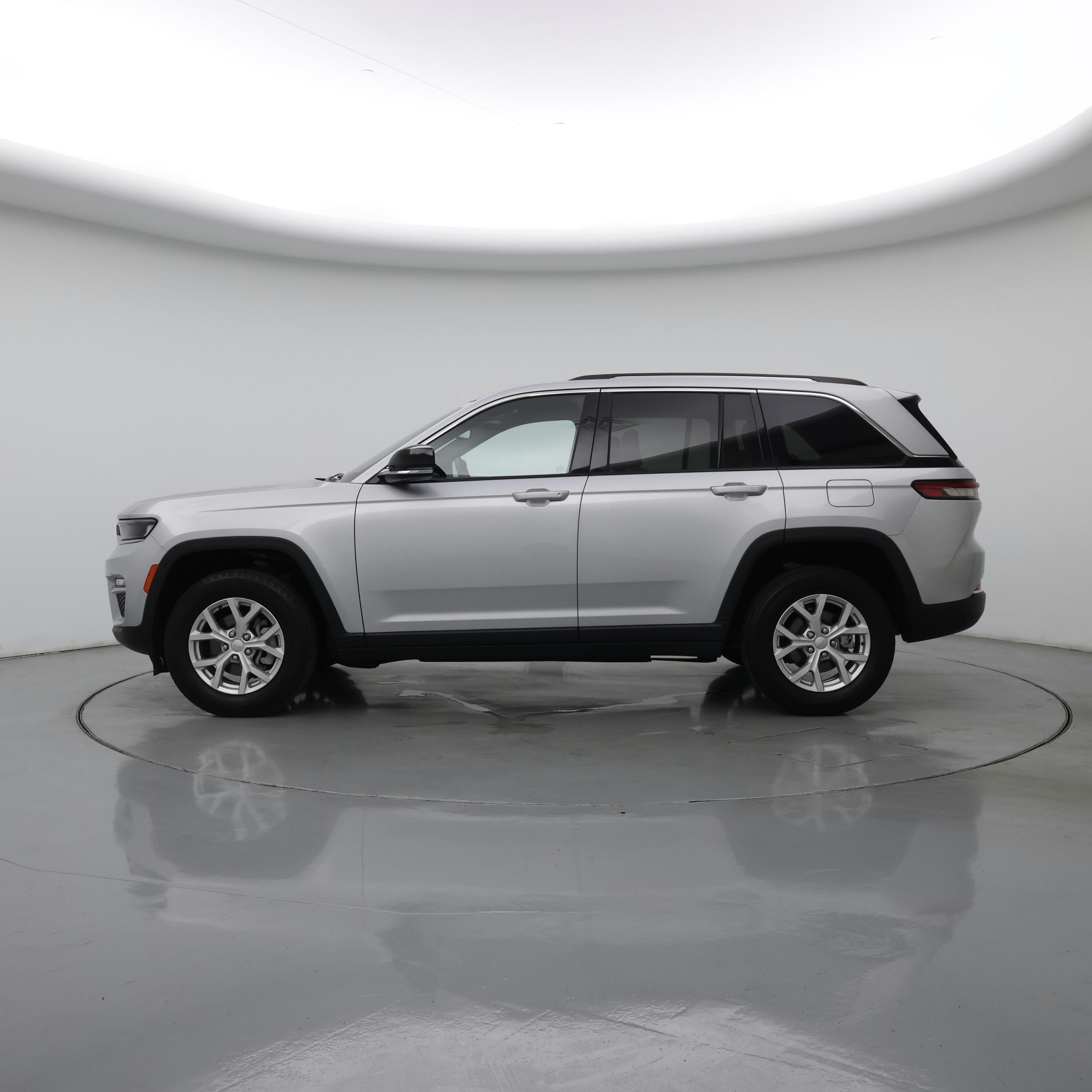 Thumbnail: 2023 Jeep Grand Cherokee - 3