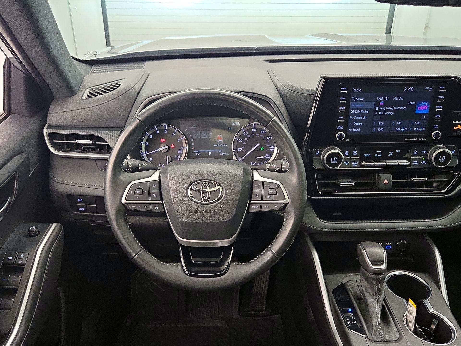 Thumbnail: 2022 Toyota Highlander - 10