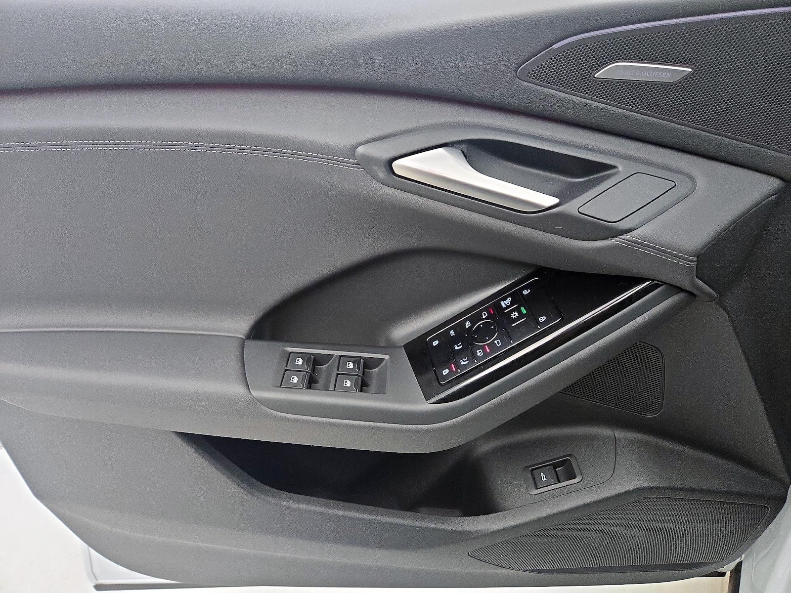 2025 Audi Q6 e-tron Premium Plus - Photo 13