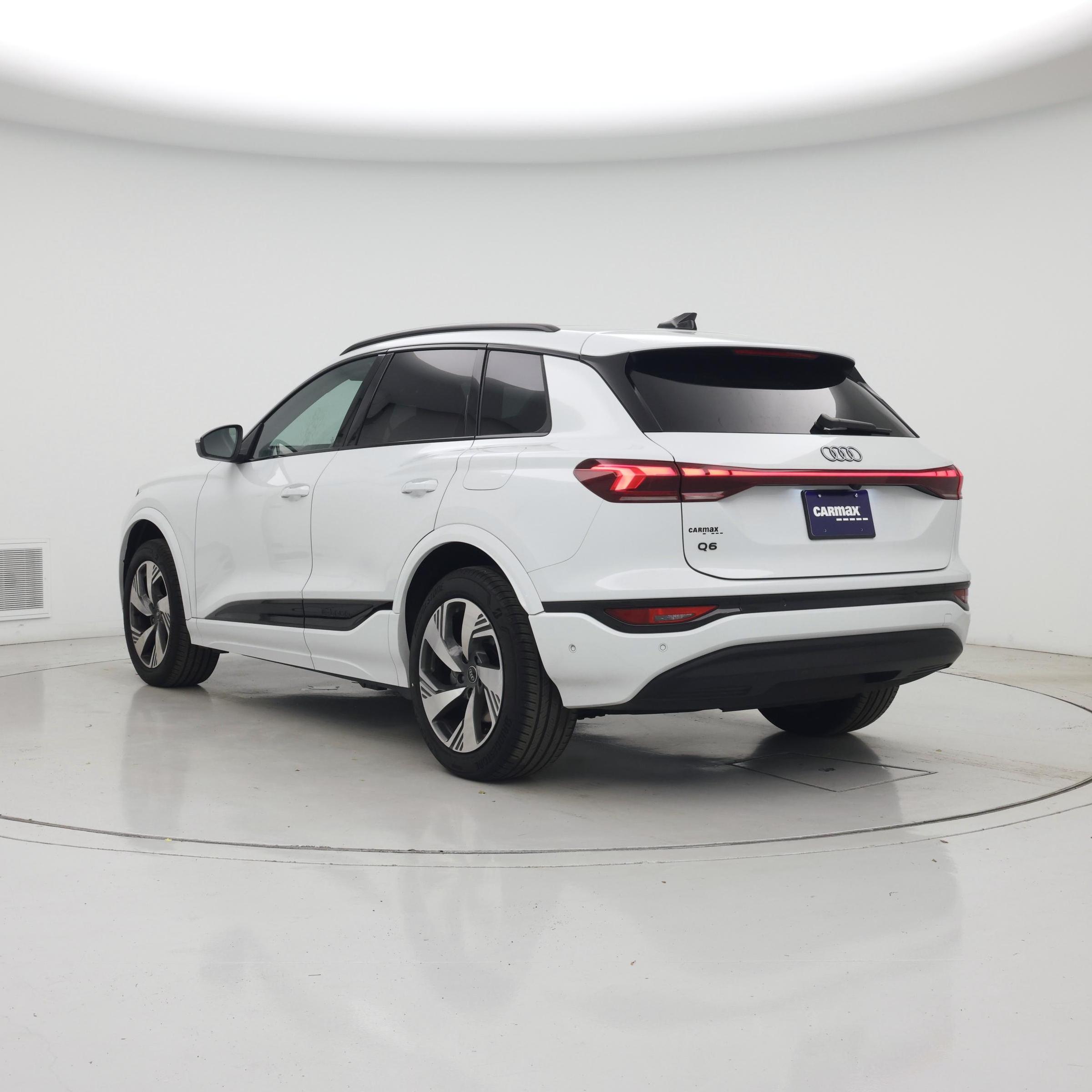 Thumbnail: 2025 Audi Q6 e-tron - 2