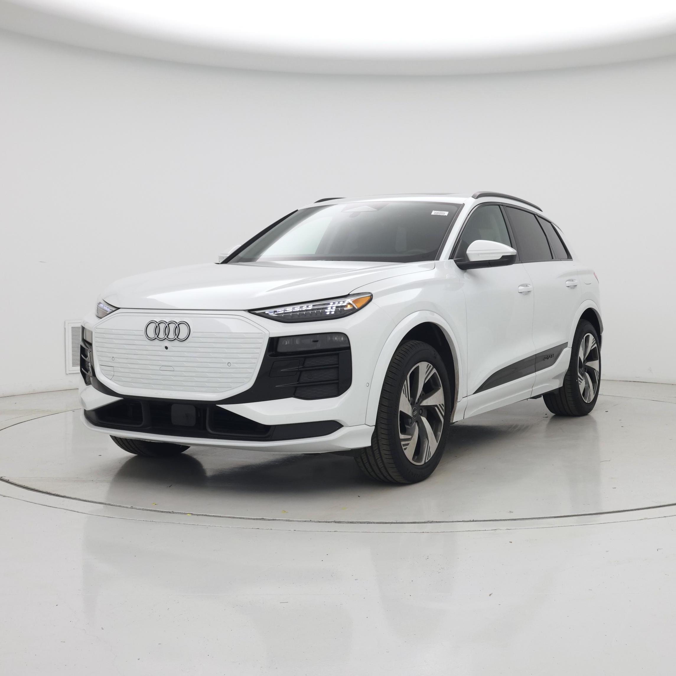Thumbnail: 2025 Audi Q6 e-tron - 4