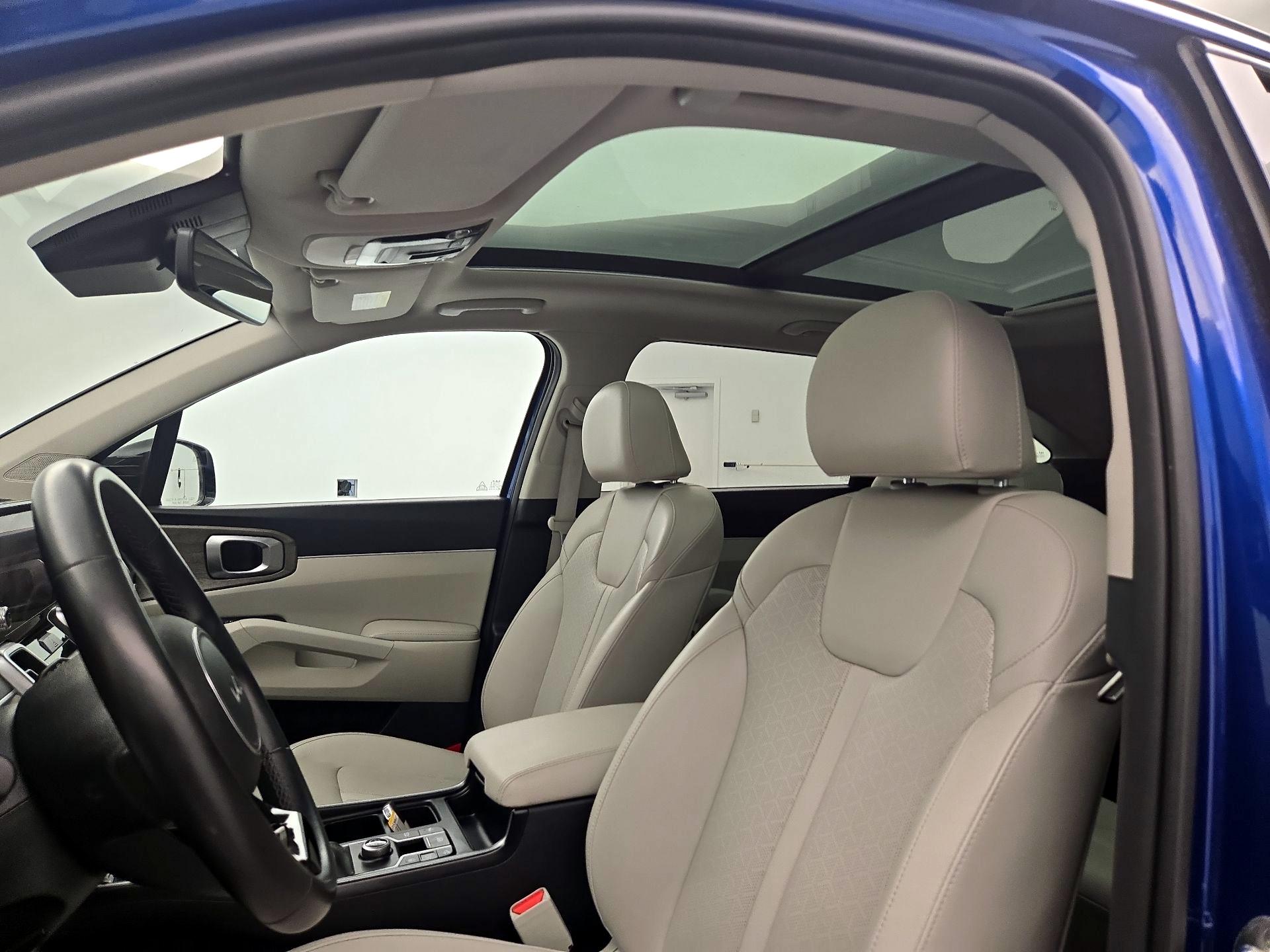 Thumbnail: 2023 Kia Sorento - 18