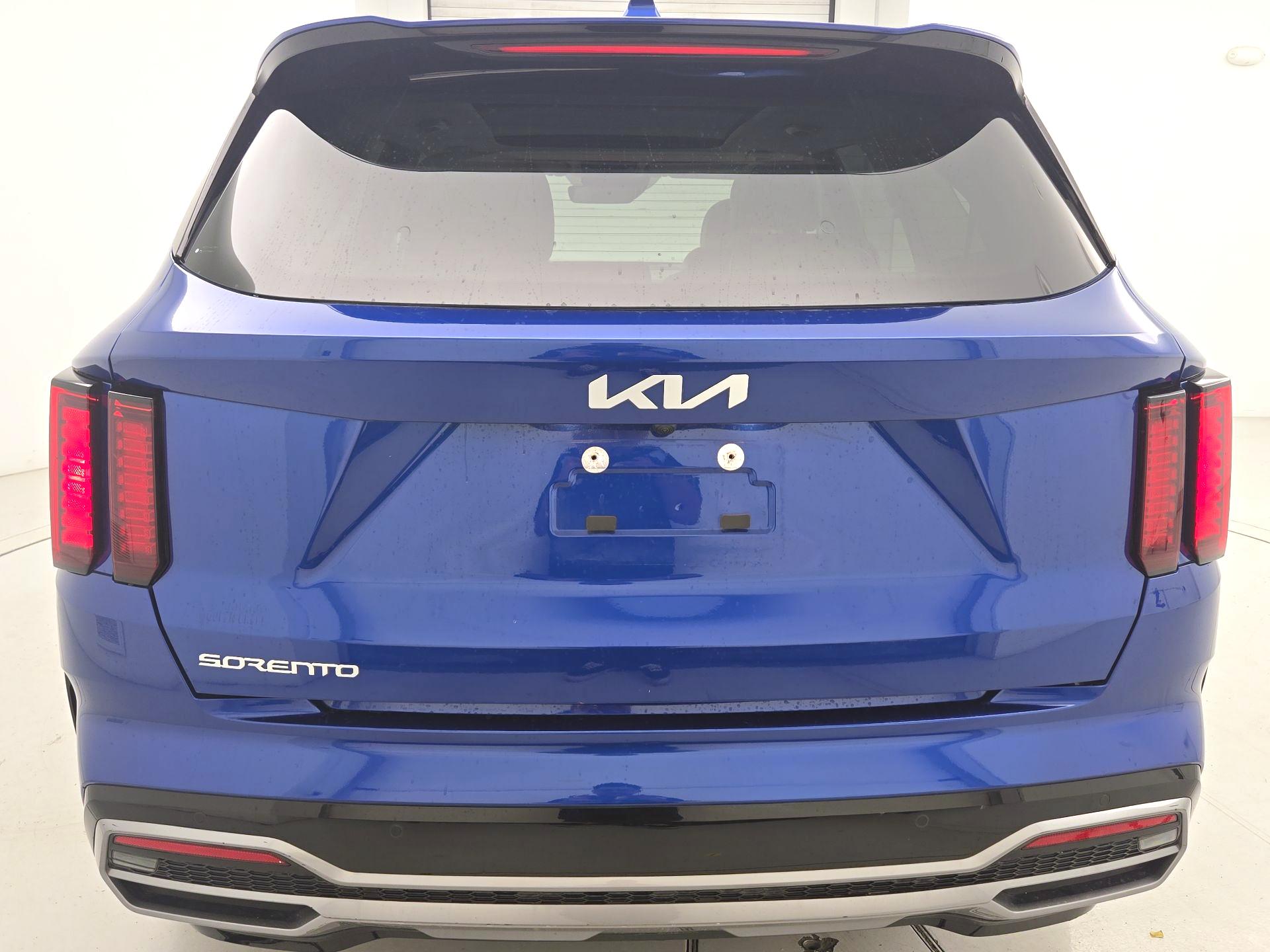 Thumbnail: 2023 Kia Sorento - 6