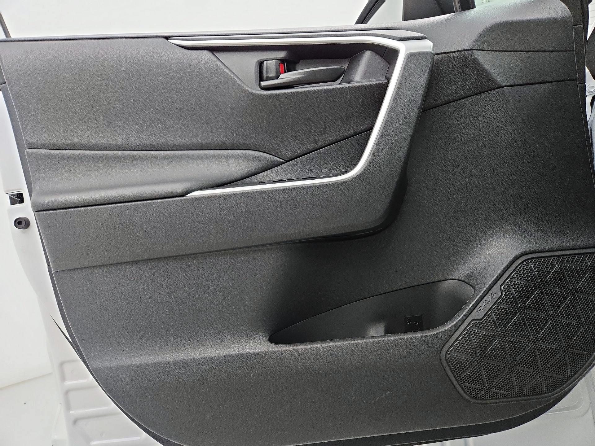 Thumbnail: 2024 Toyota RAV4 - 12