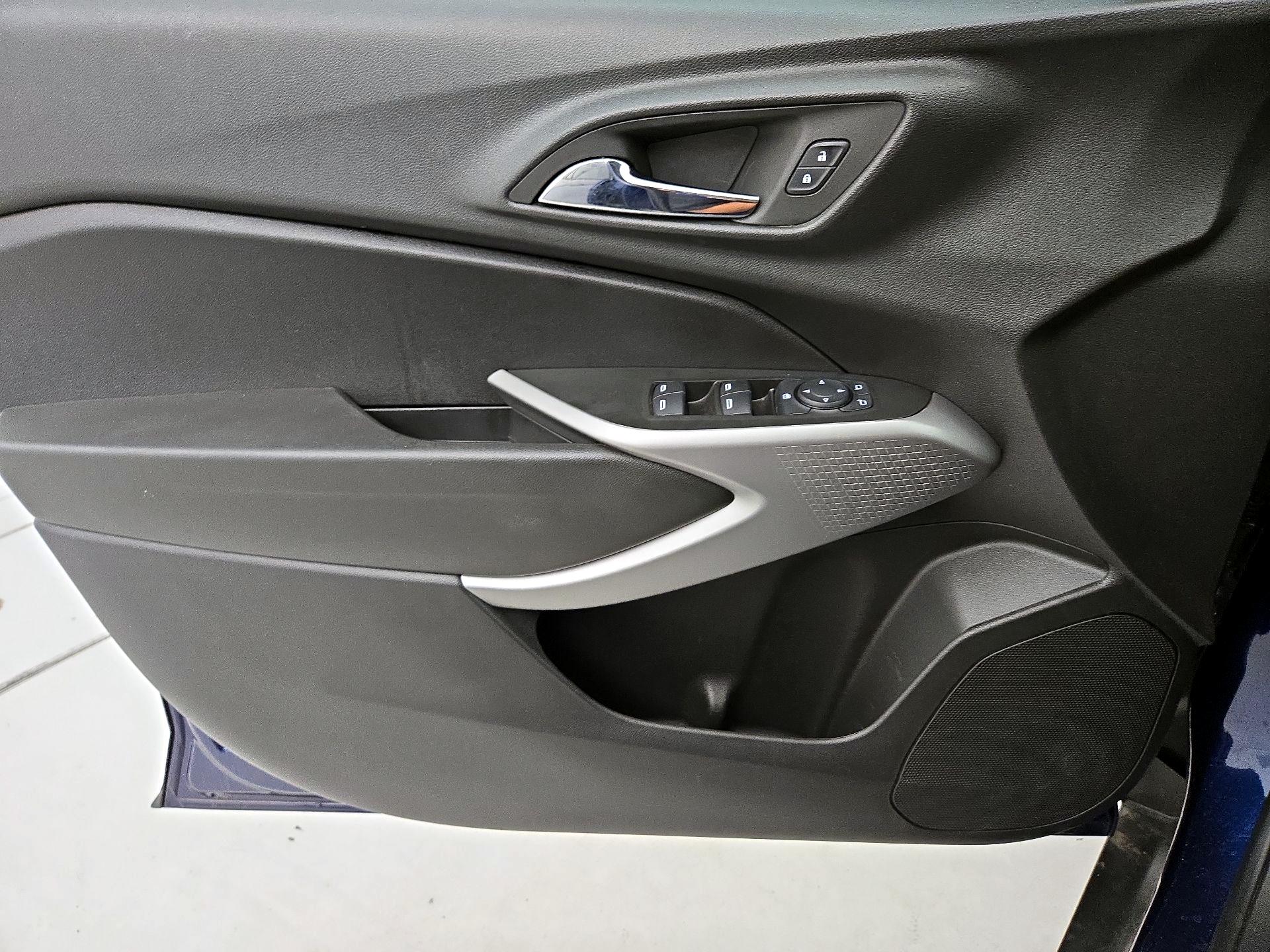 Thumbnail: 2024 Chevrolet Trax - 12