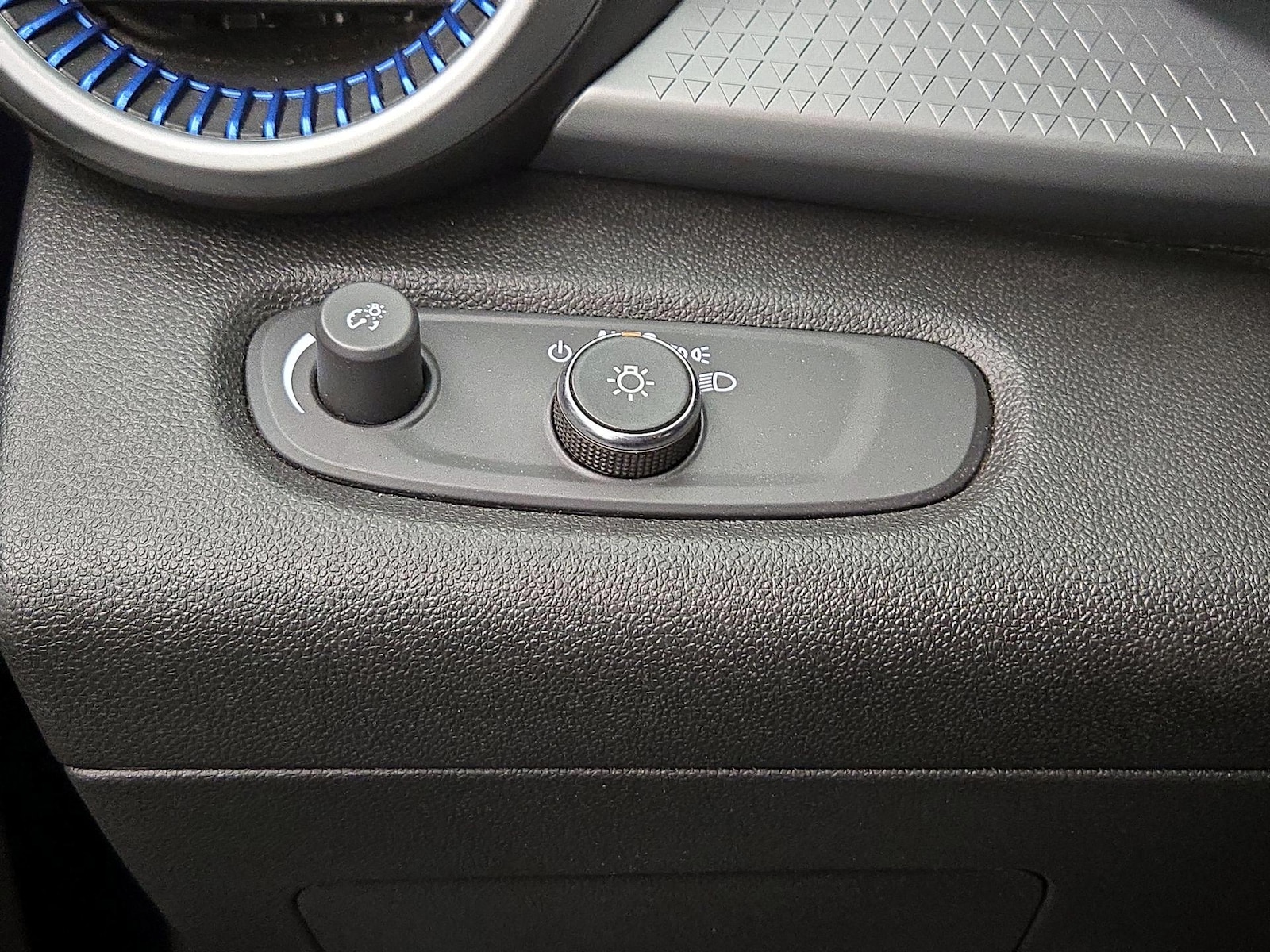 2024 Chevrolet Trax LS - Photo 14