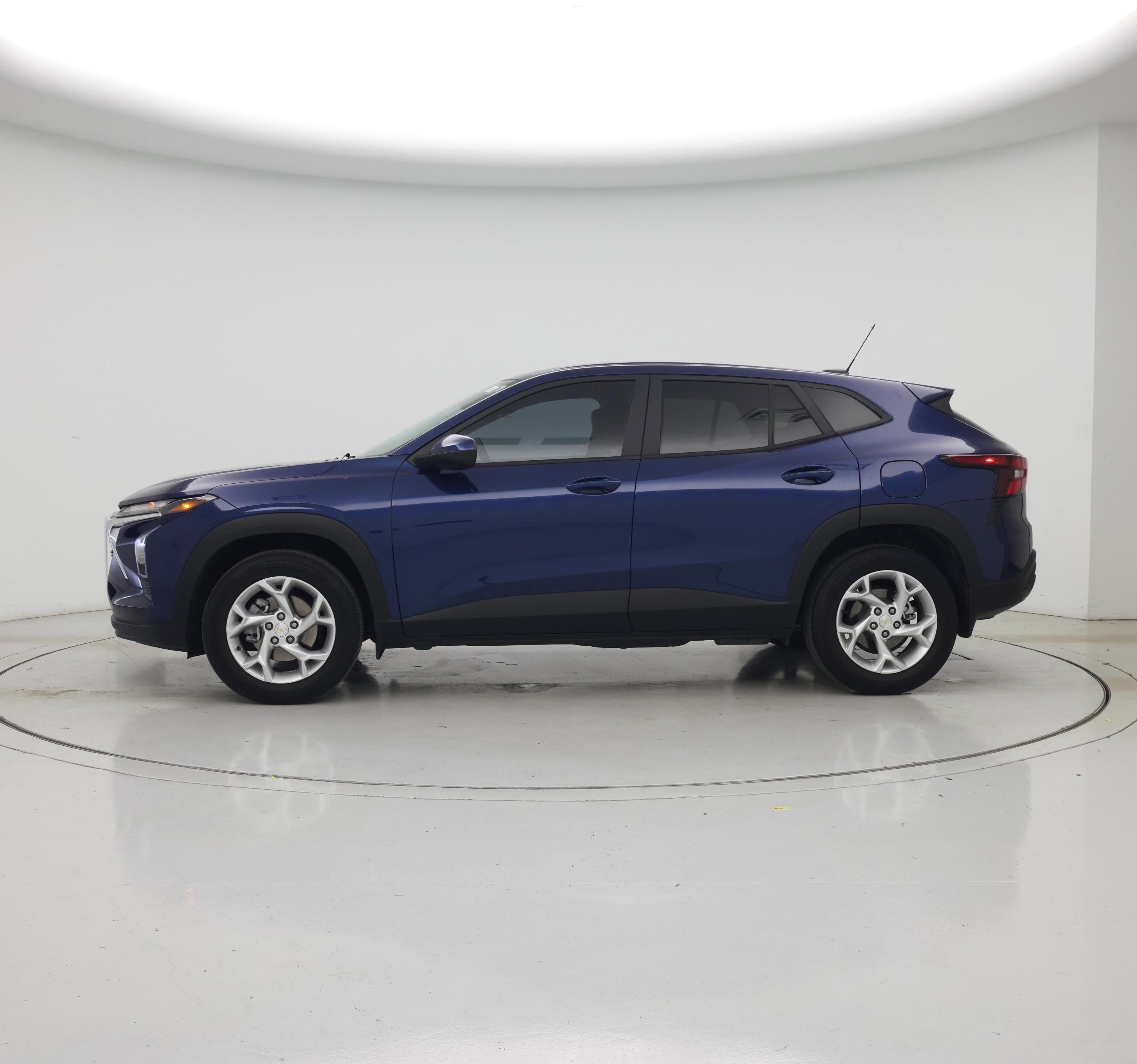 Thumbnail: 2024 Chevrolet Trax - 3