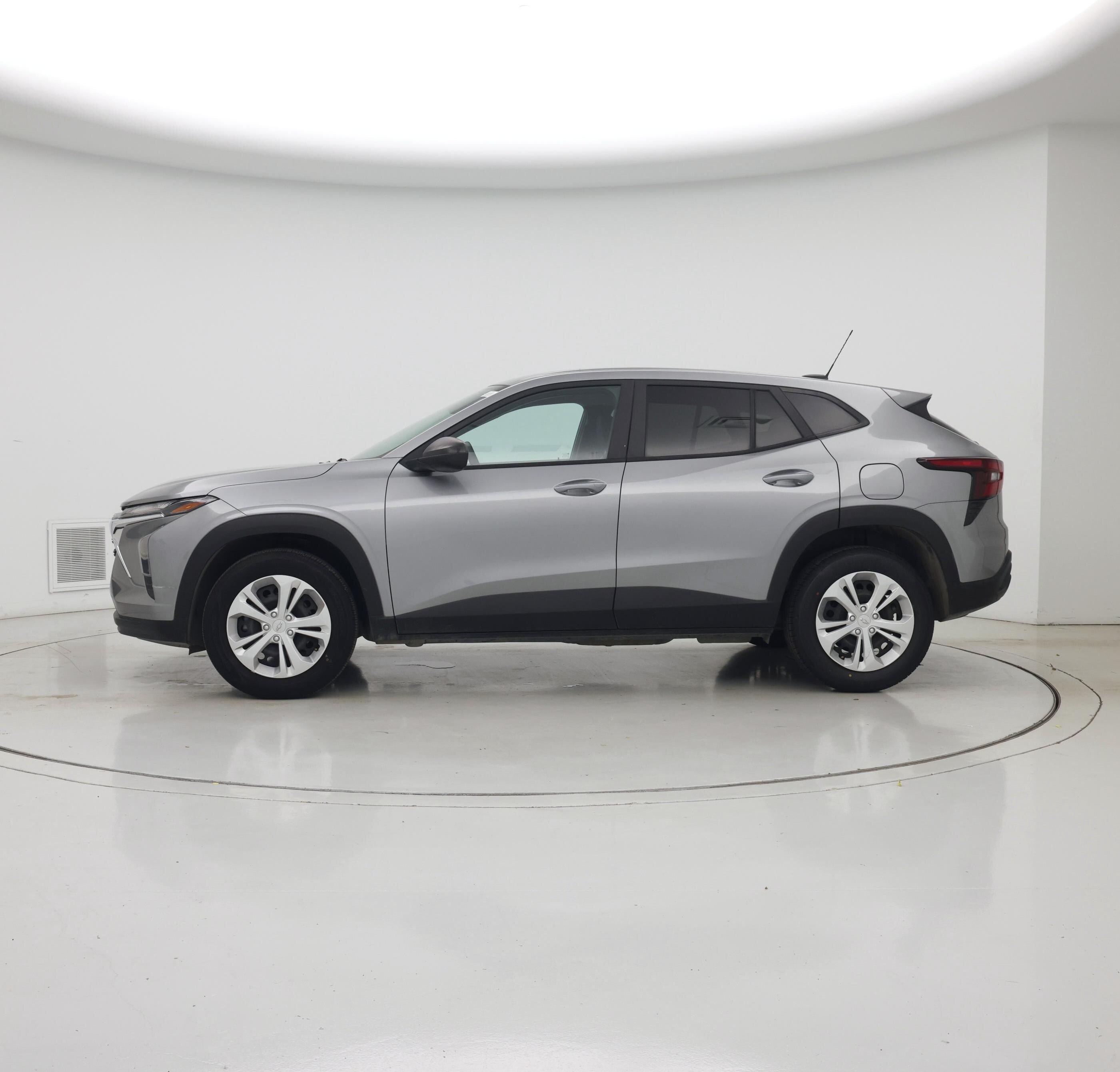 Thumbnail: 2024 Chevrolet Trax - 3