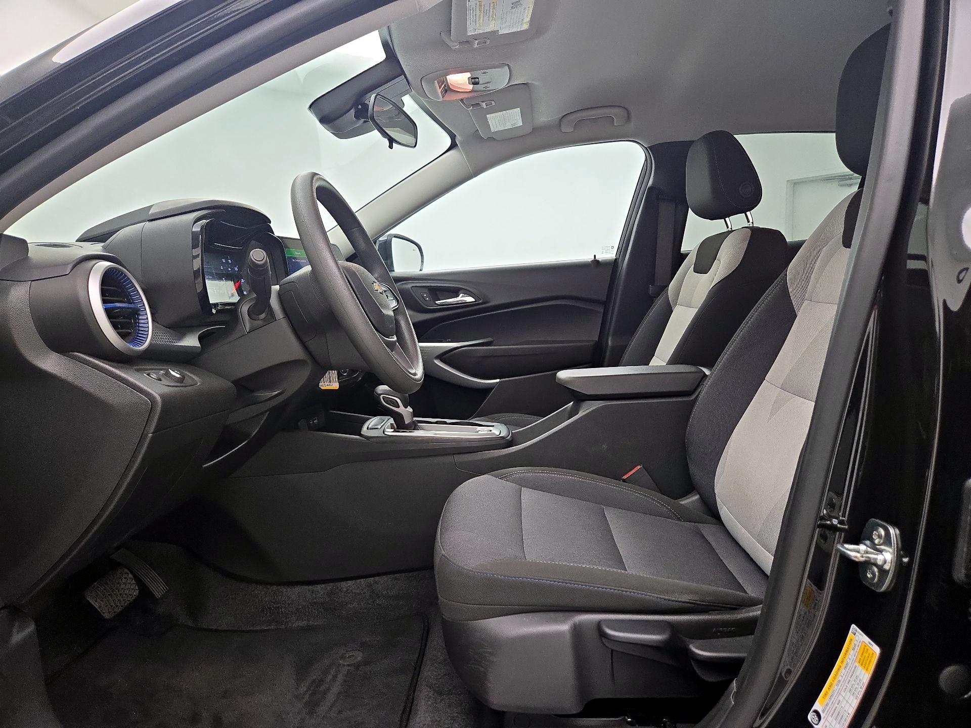 Thumbnail: 2025 Chevrolet Trax - 11
