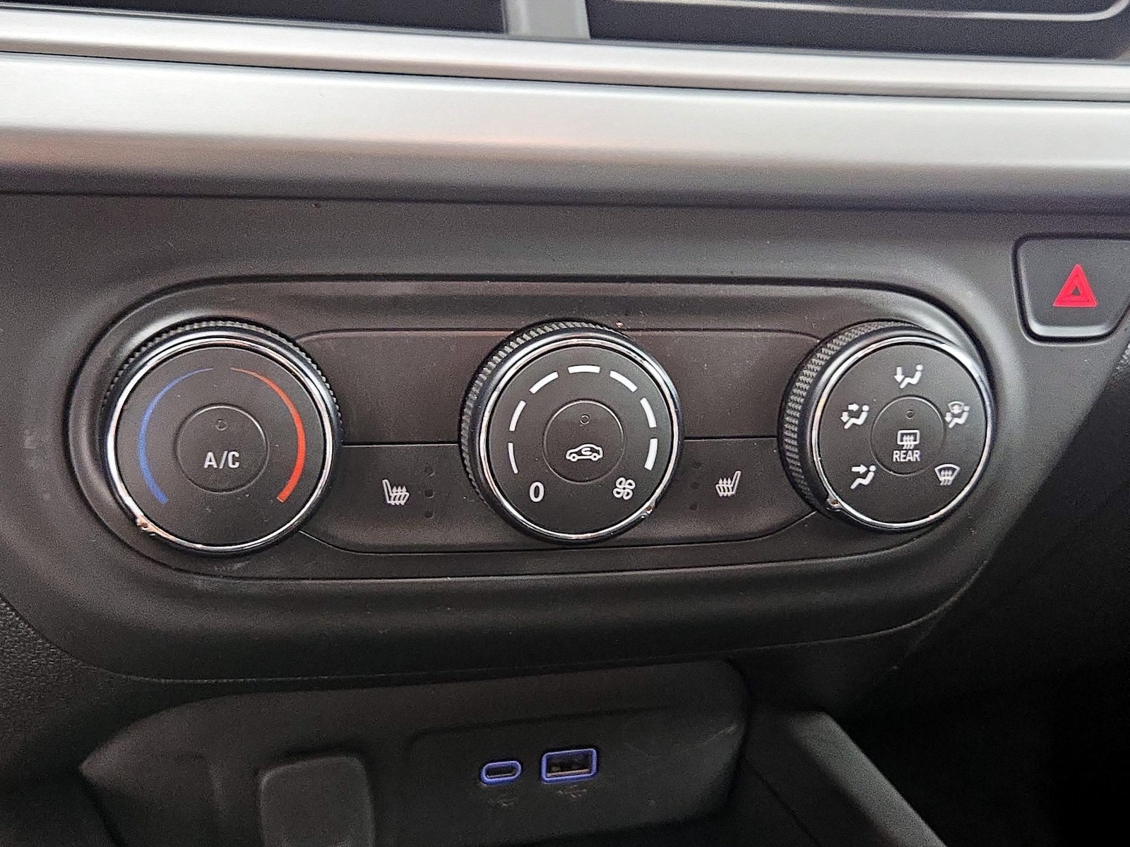 2025 Chevrolet Trax LS - Photo 18