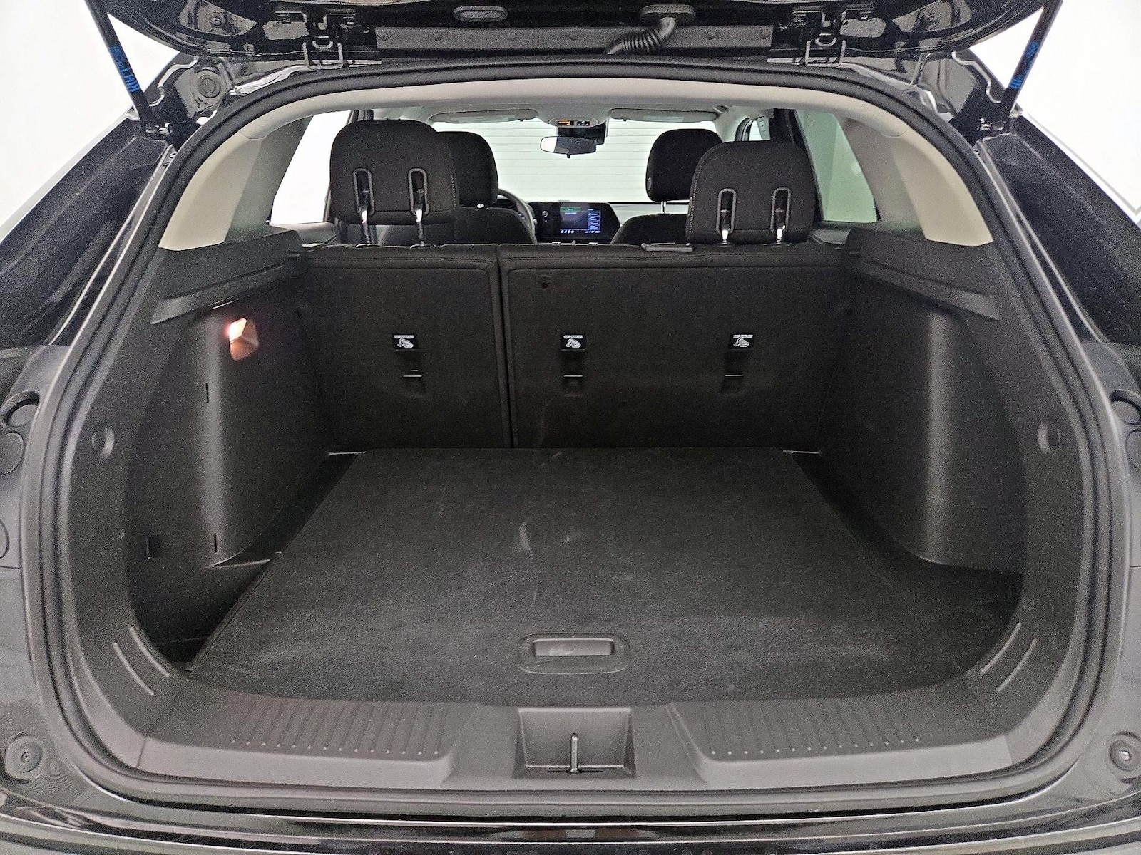 2025 Chevrolet Trax LS - Photo 22