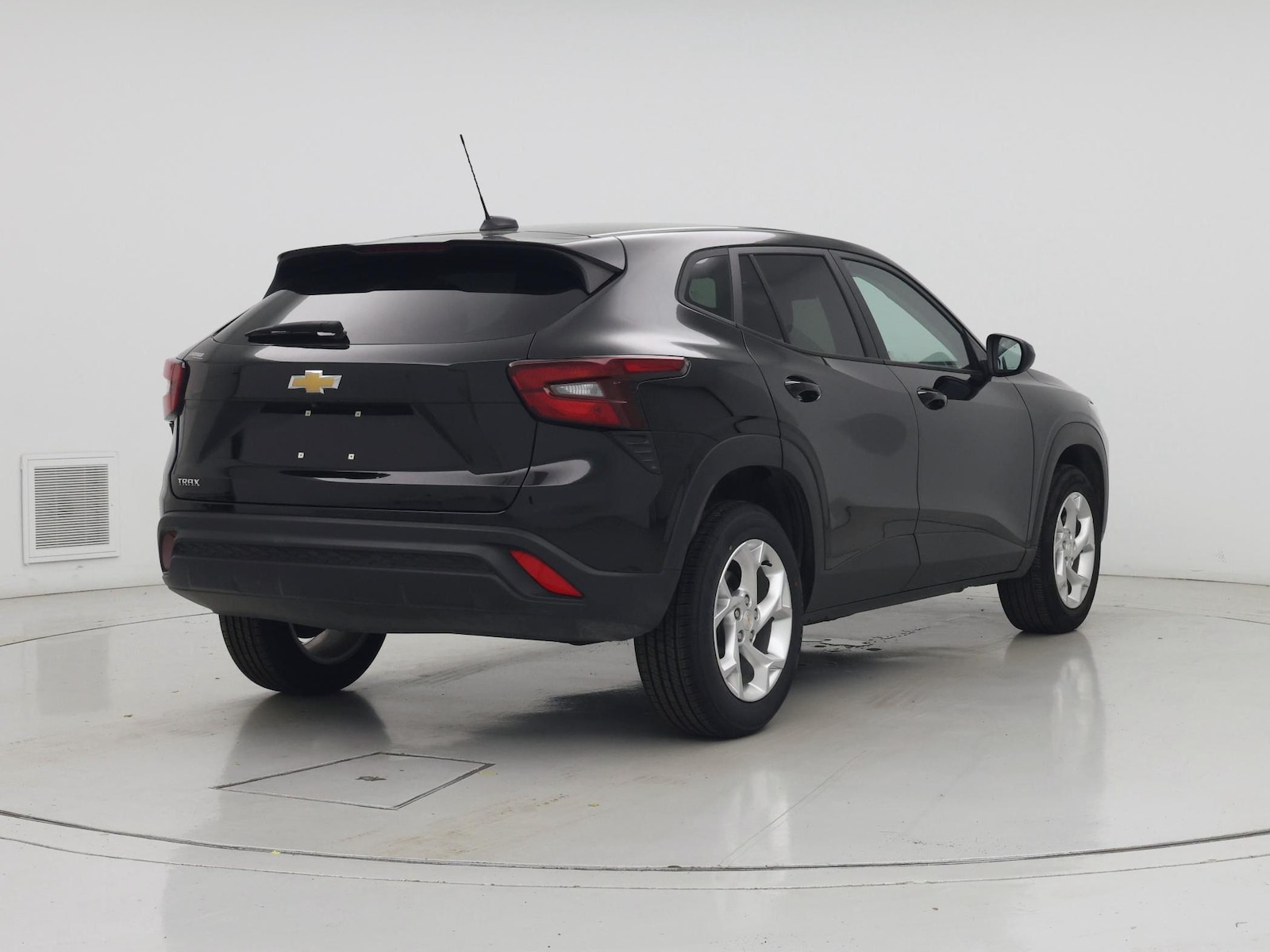 2025 Chevrolet Trax LS - Photo 9