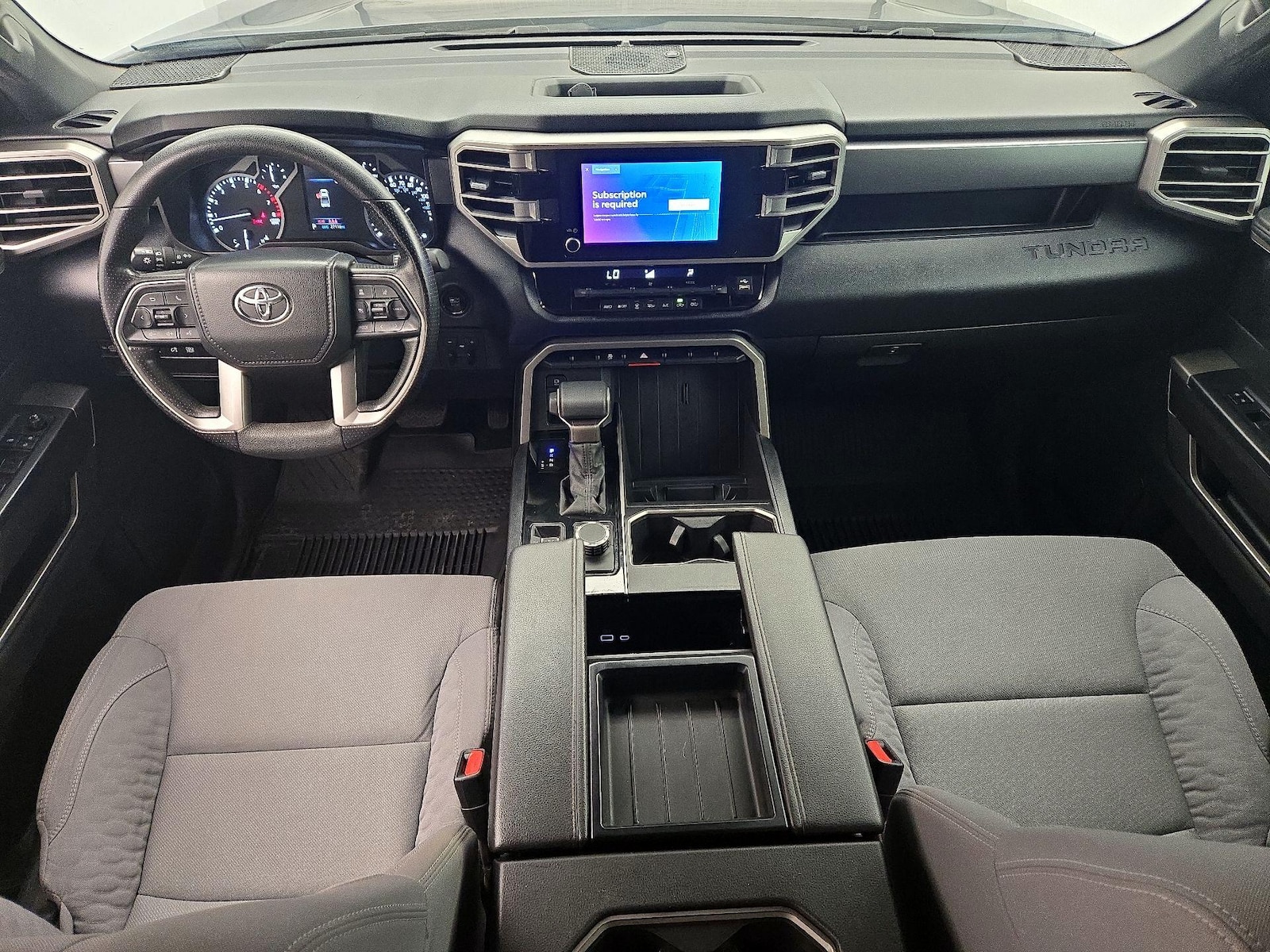 2025 Toyota Tundra SR5 - Photo 10