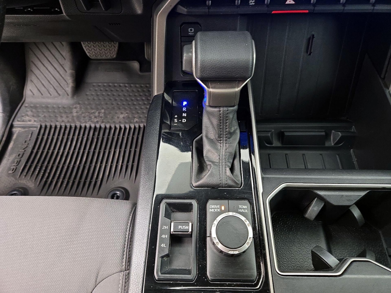 2025 Toyota Tundra SR5 - Photo 18