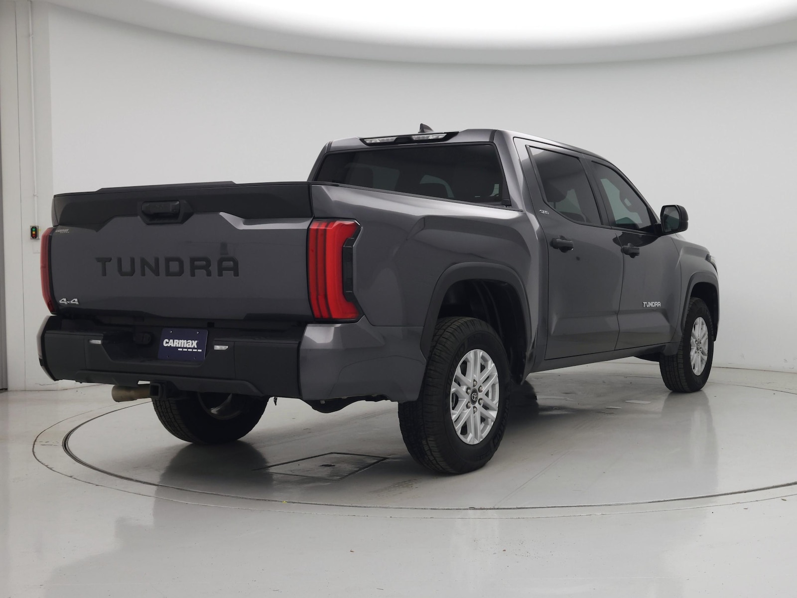 2025 Toyota Tundra SR5 - Photo 9