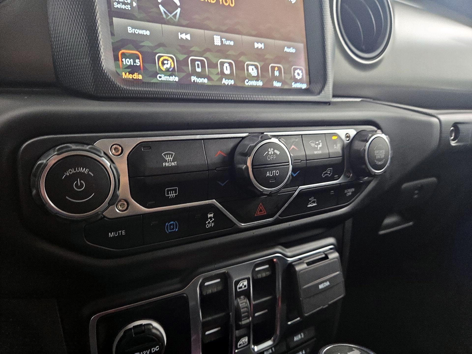 Thumbnail: 2023 Jeep Wrangler - 17