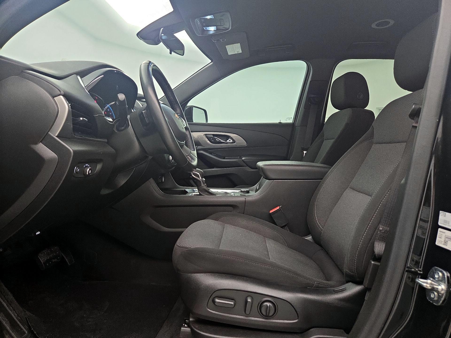 Thumbnail: 2023 Chevrolet Traverse - 11