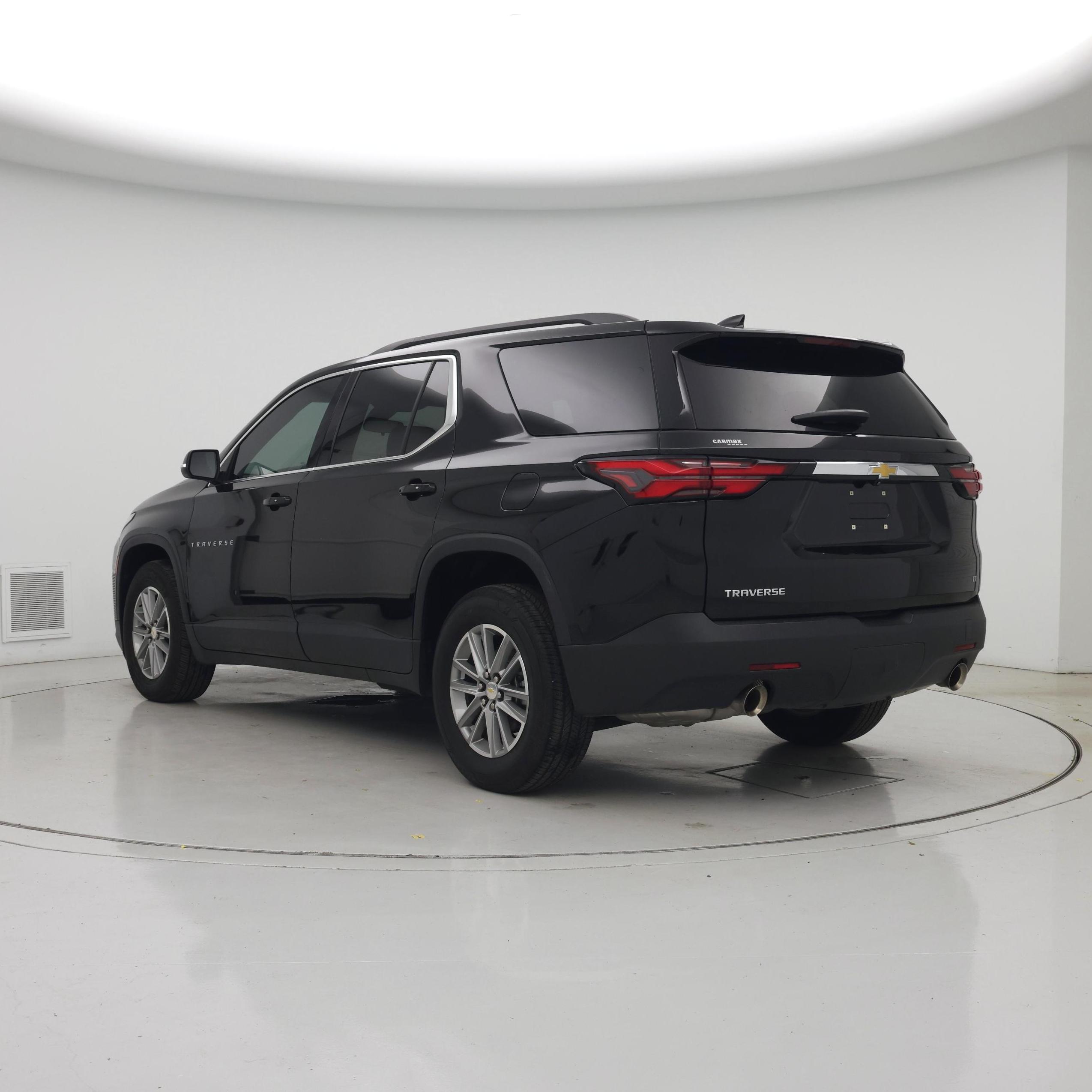 Thumbnail: 2023 Chevrolet Traverse - 2