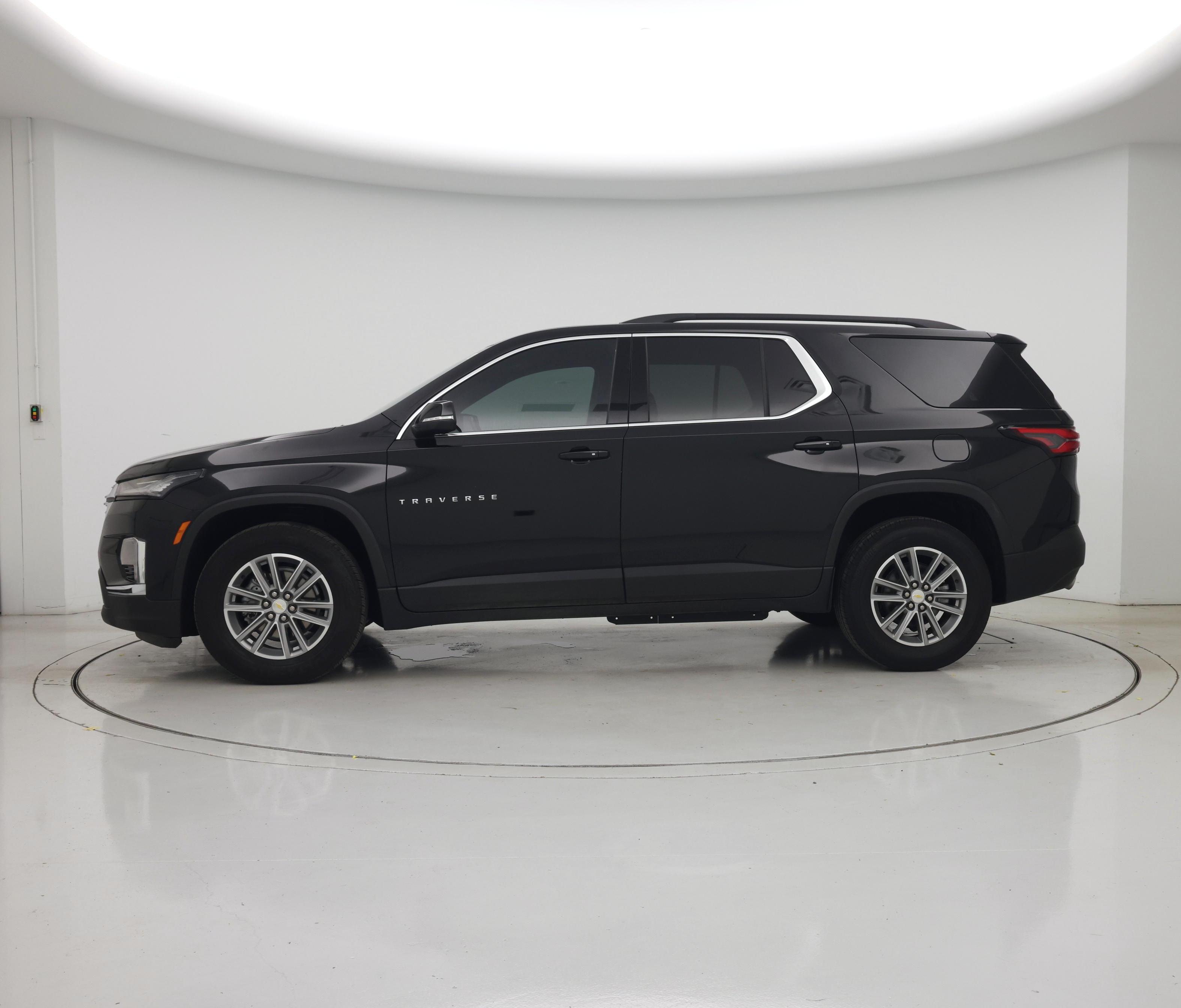 Thumbnail: 2023 Chevrolet Traverse - 3