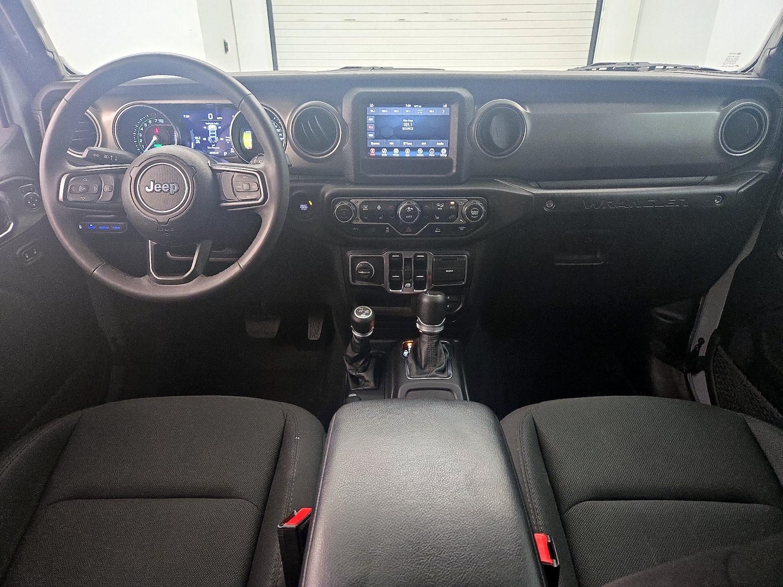 Apple CarPlay® & Android Auto™