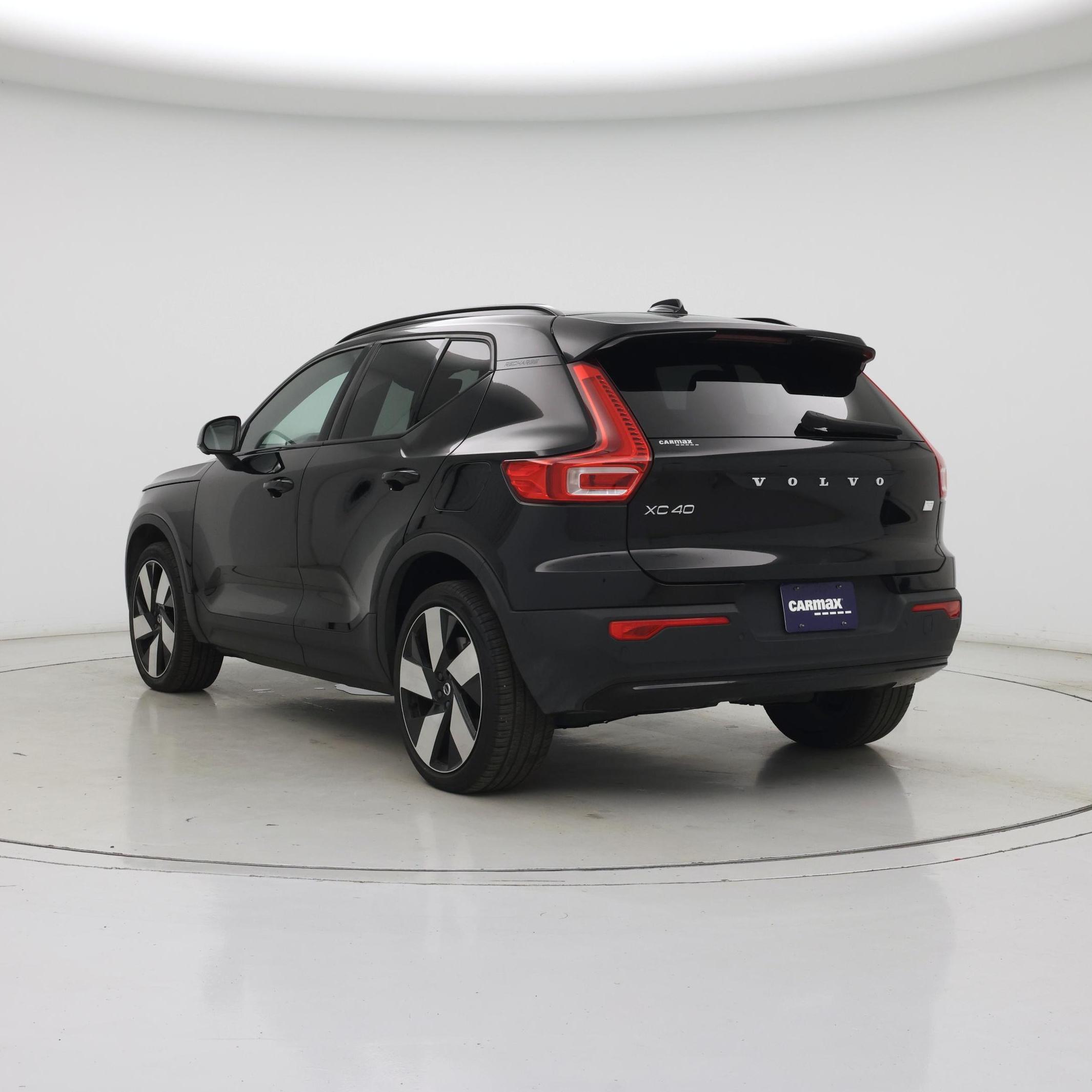 Thumbnail: 2023 Volvo XC40 - 2