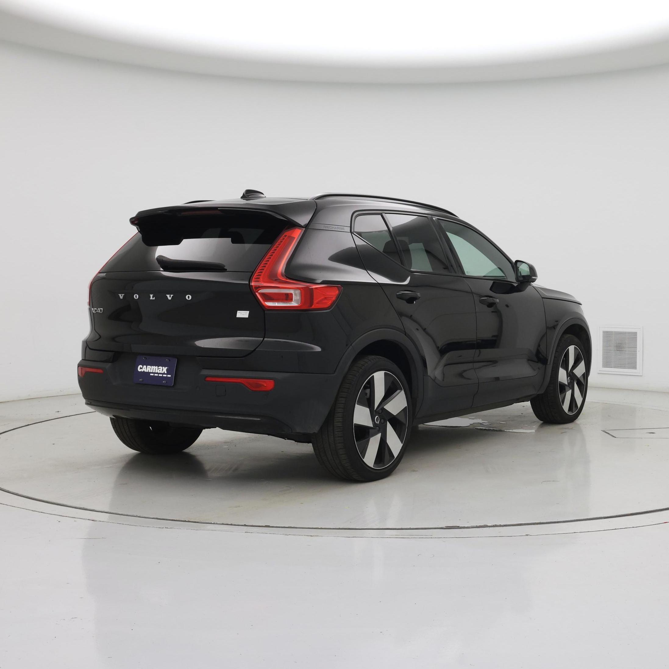 Thumbnail: 2023 Volvo XC40 - 8