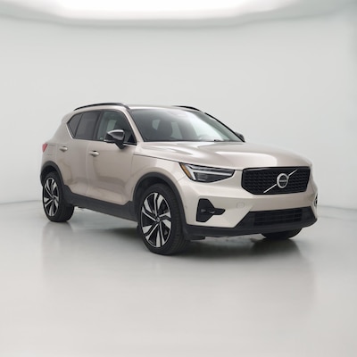 2024 Volvo XC40 B5 Plus Dark Theme