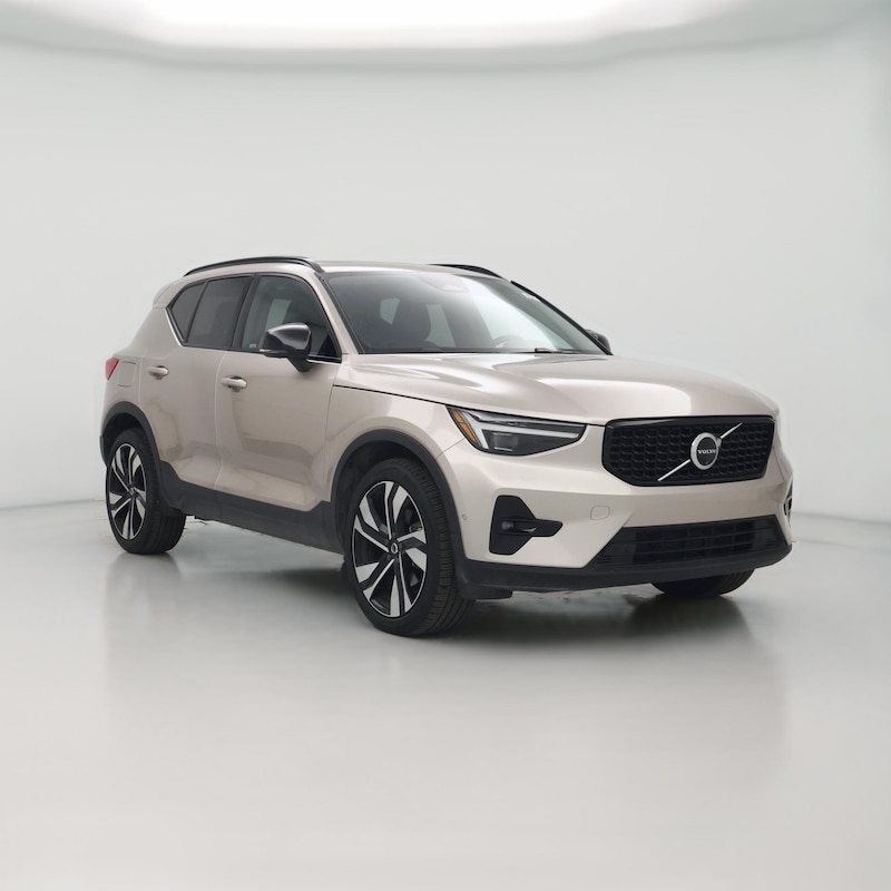 2024 Volvo XC40 B5 Plus Dark Theme