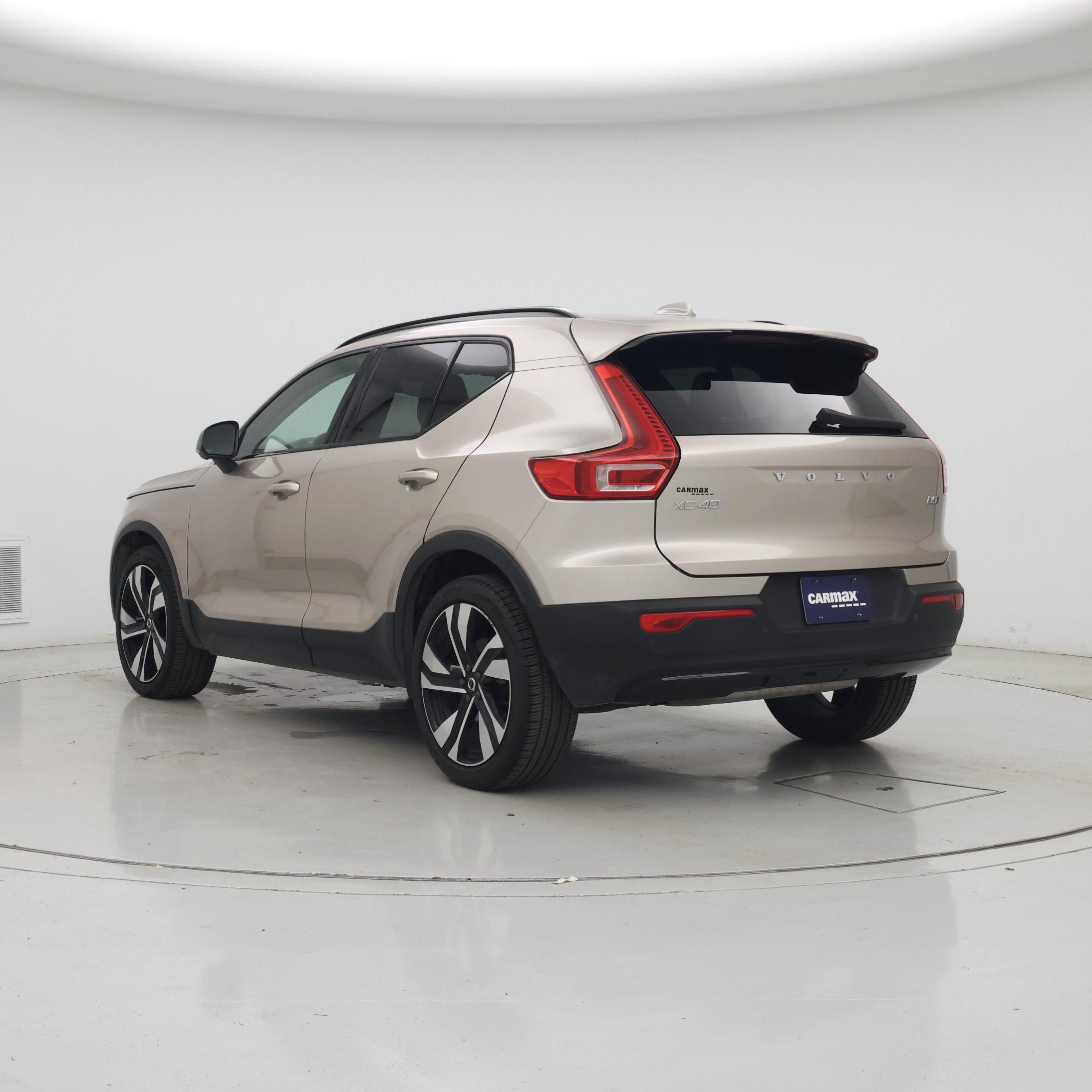 Thumbnail: 2024 Volvo XC40 - 2