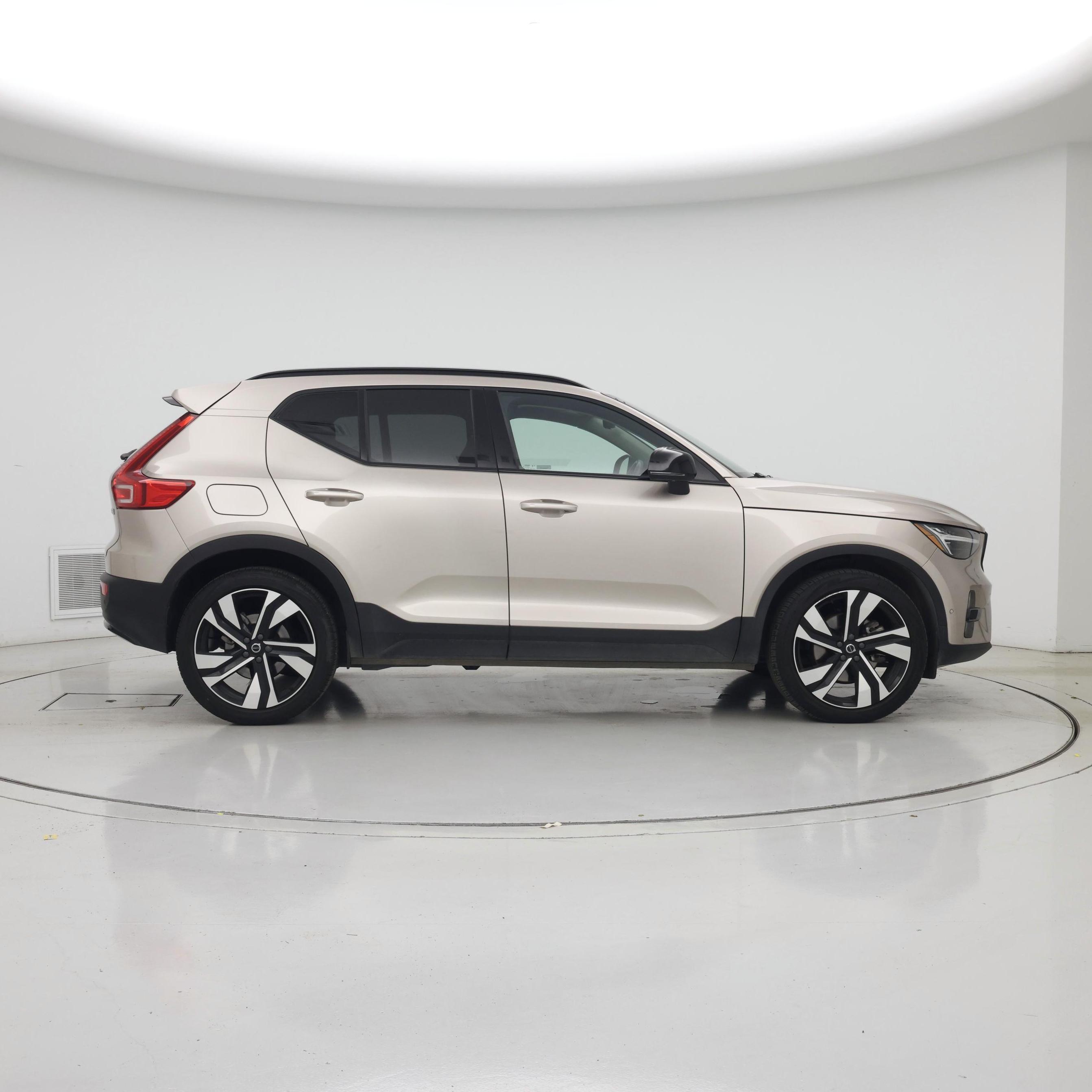 Thumbnail: 2024 Volvo XC40 - 7