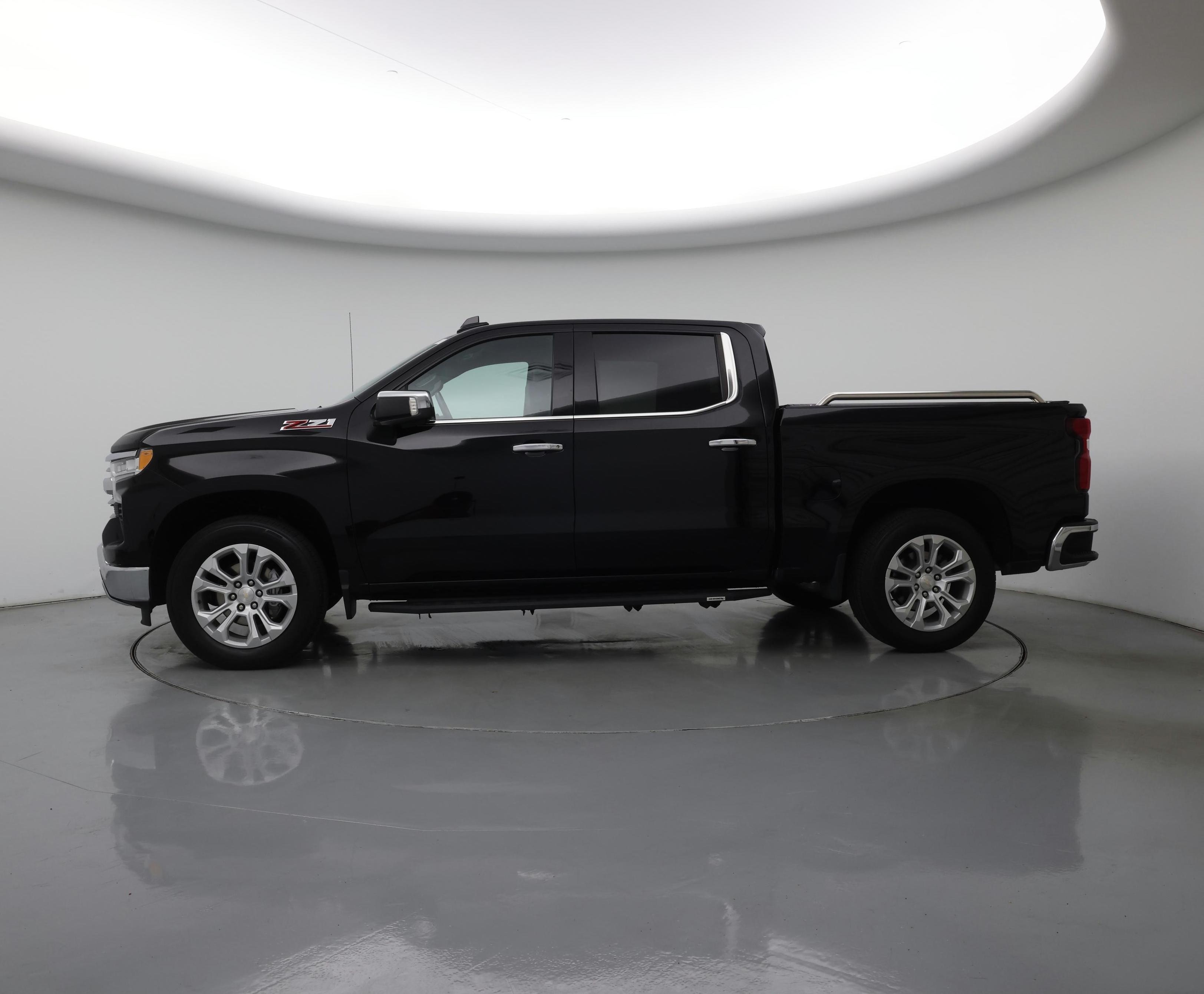 Thumbnail: 2022 Chevrolet Silverado 1500 - 3