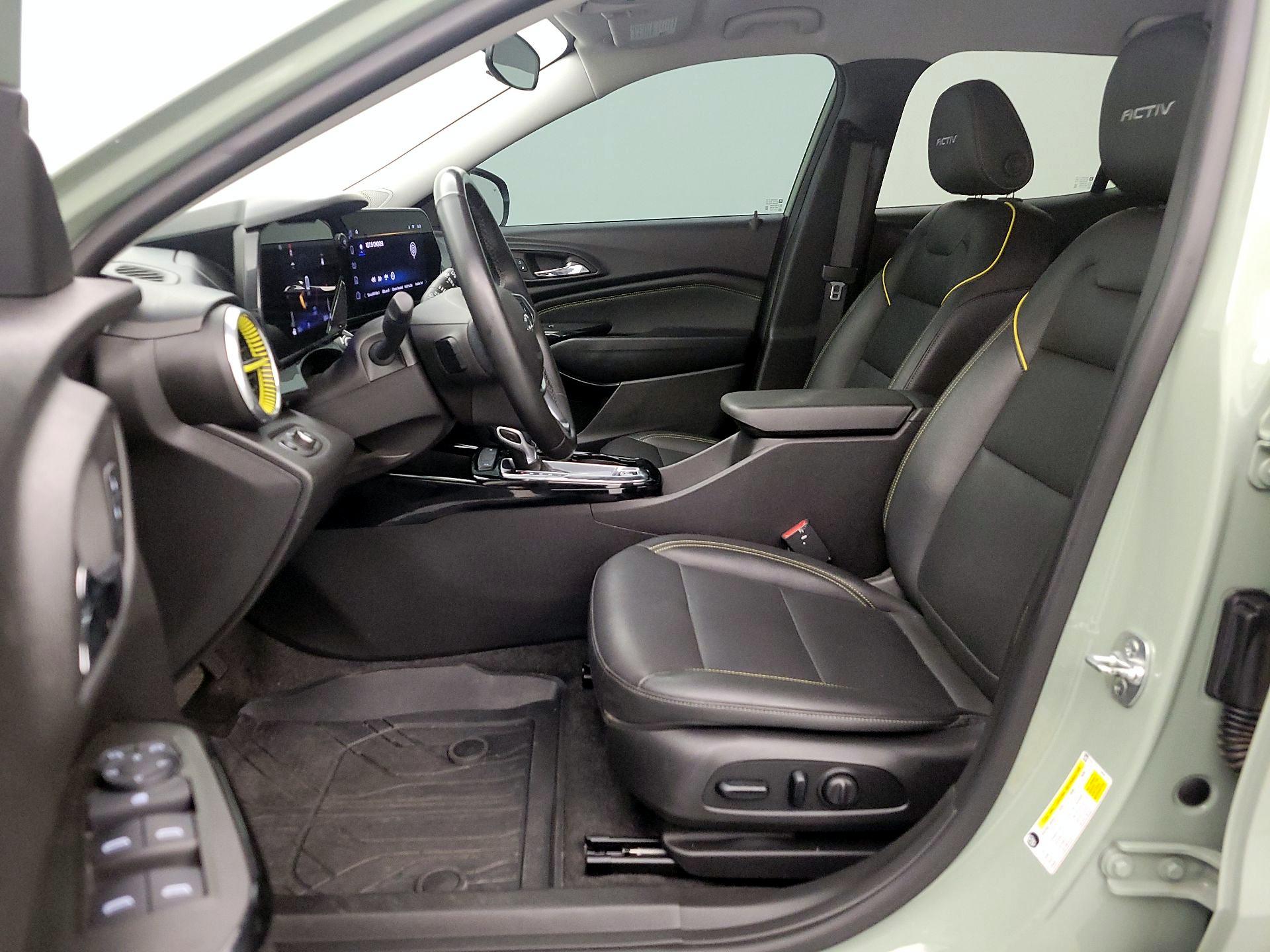 Thumbnail: 2025 Chevrolet Trax - 11