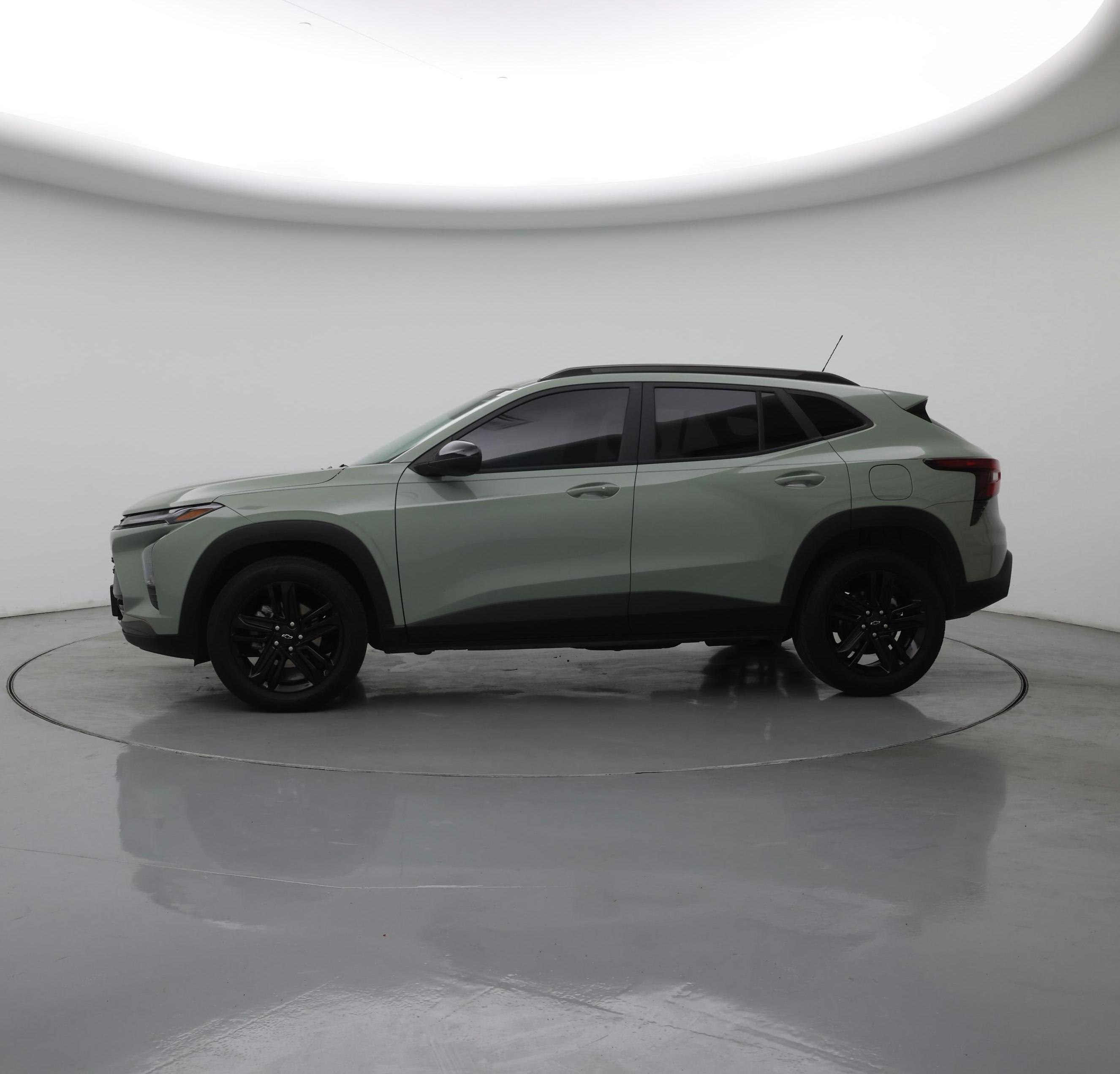 Thumbnail: 2025 Chevrolet Trax - 3