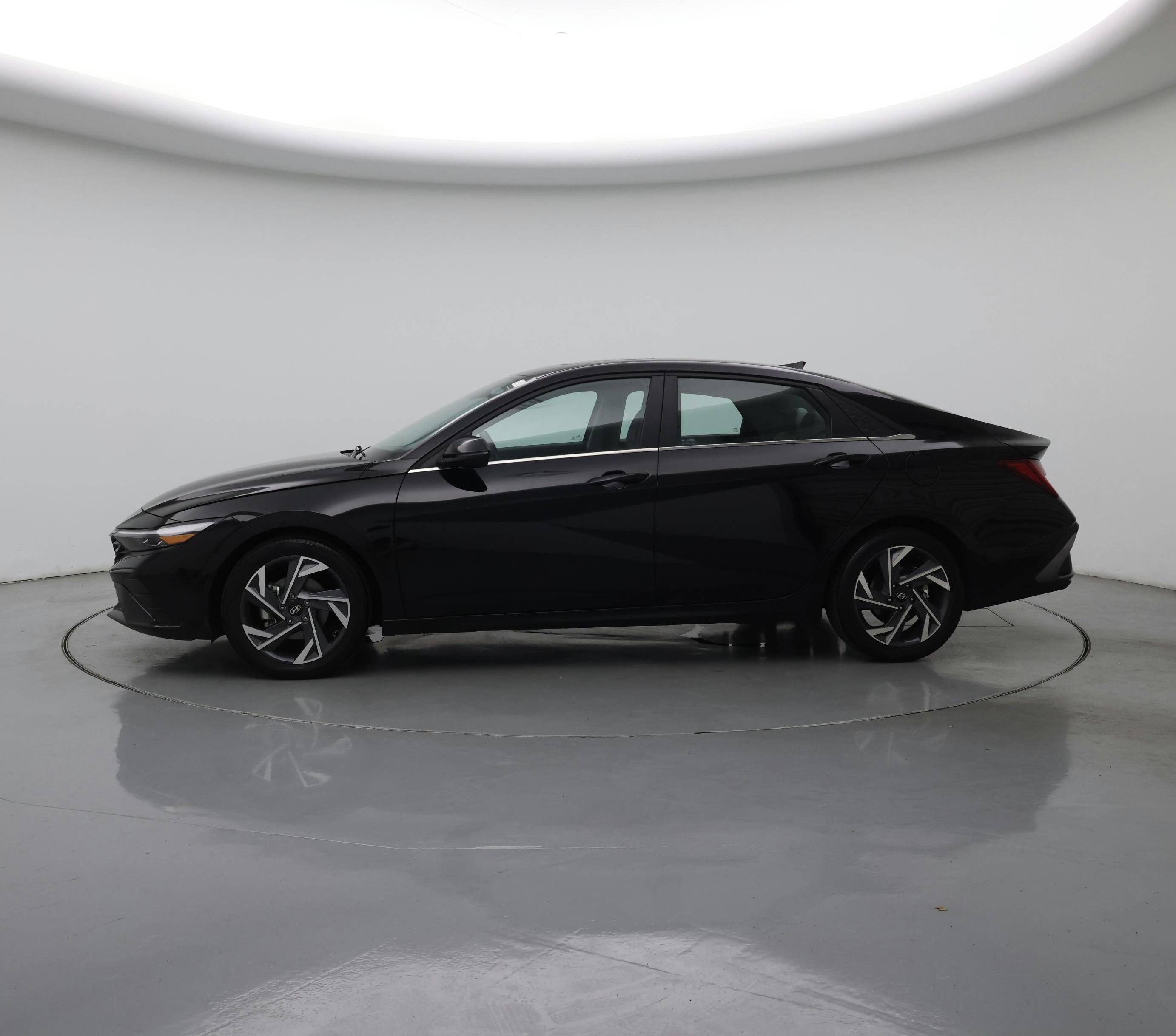 Thumbnail: 2025 Hyundai Elantra - 3