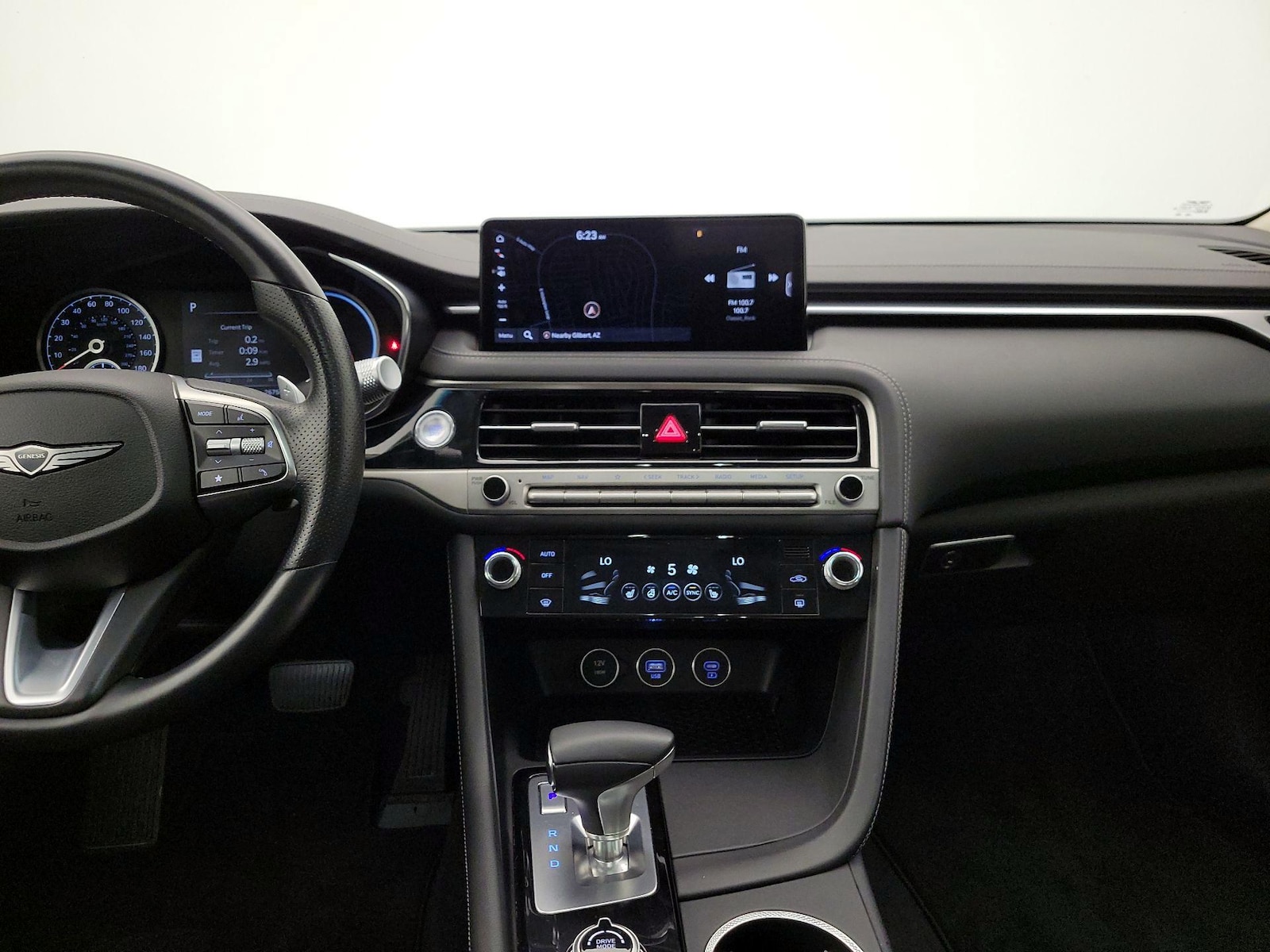 2025 GENESIS G70 Standard - Photo 10