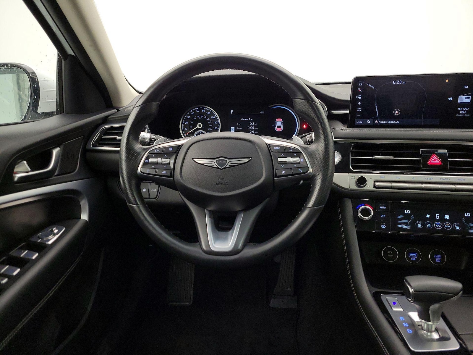2025 GENESIS G70 Standard - Photo 11