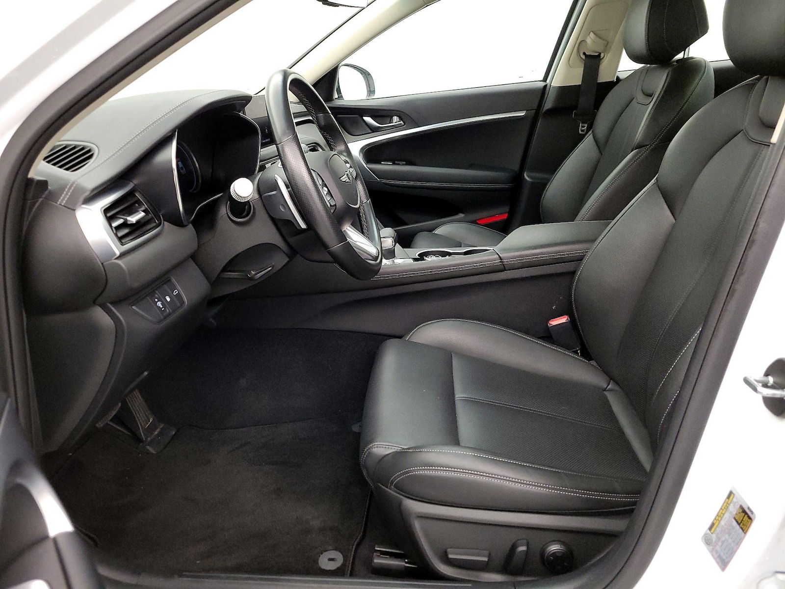 2025 GENESIS G70 Standard - Photo 12