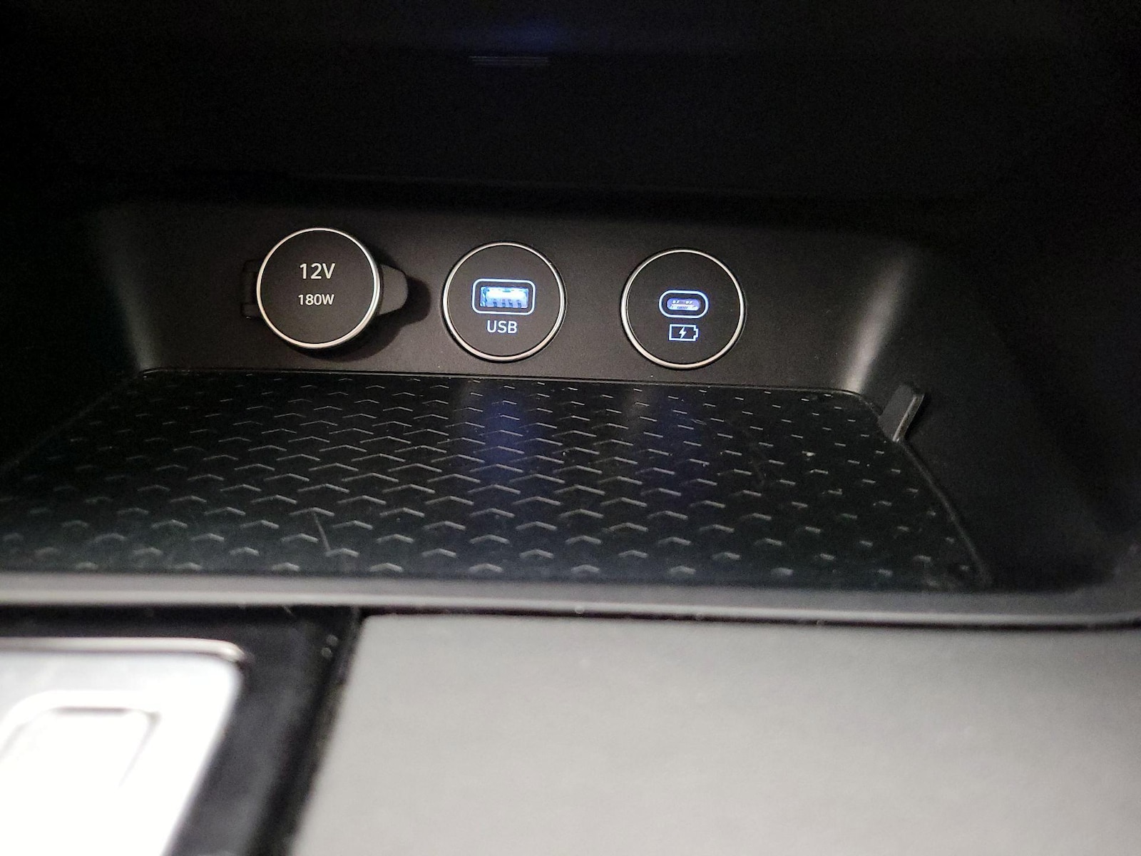 2025 GENESIS G70 Standard - Photo 20