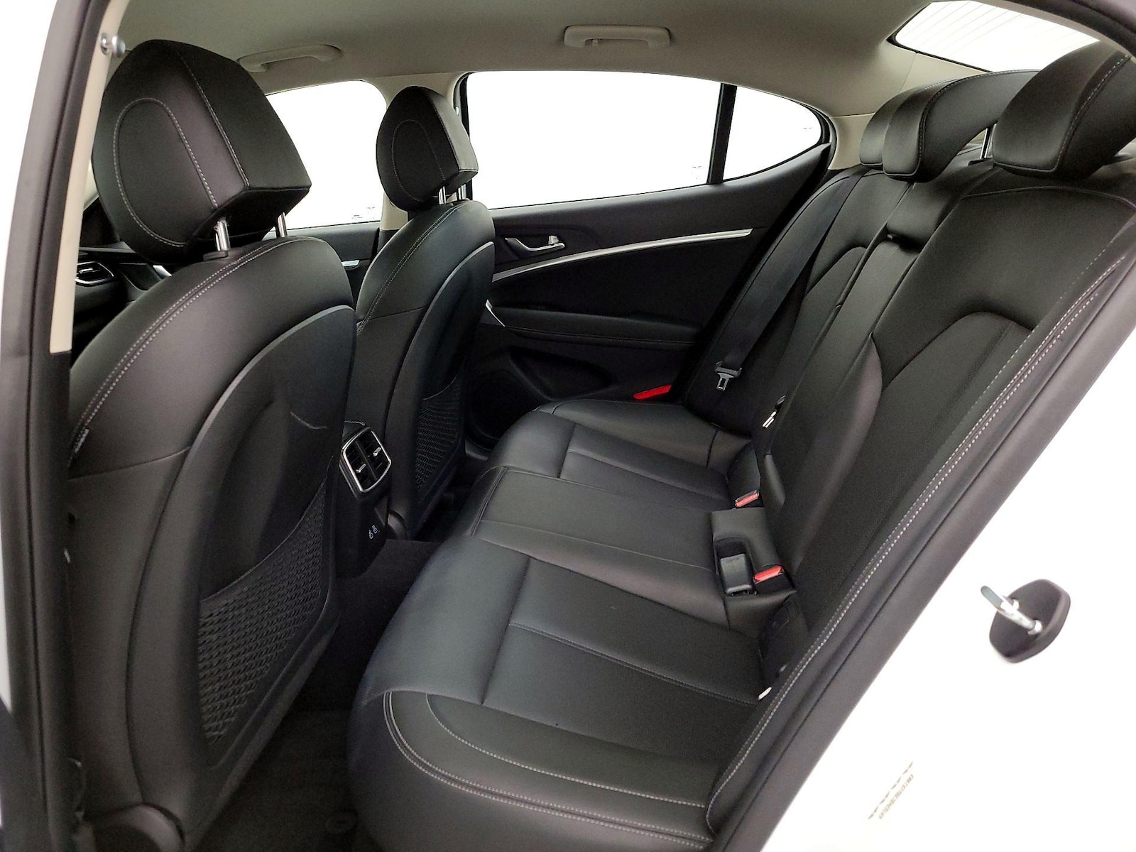 2025 GENESIS G70 Standard - Photo 21