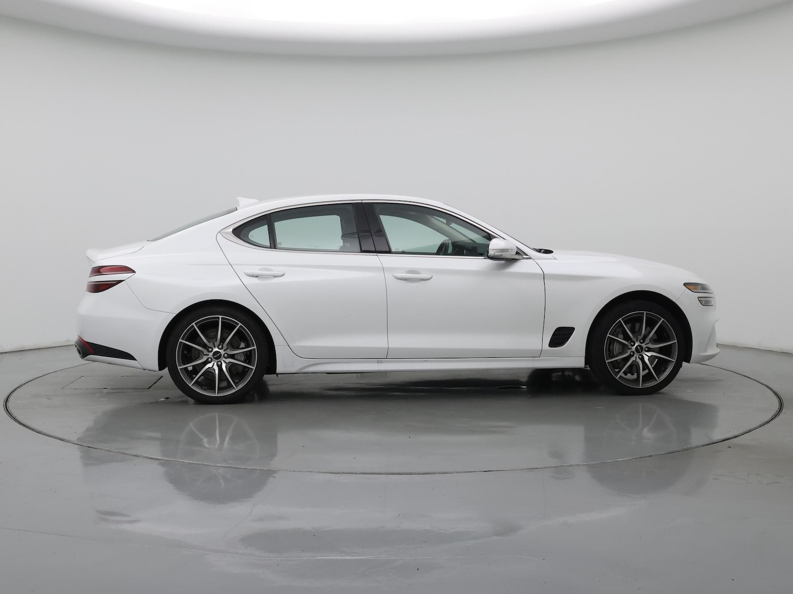 2025 GENESIS G70 Standard - Photo 8