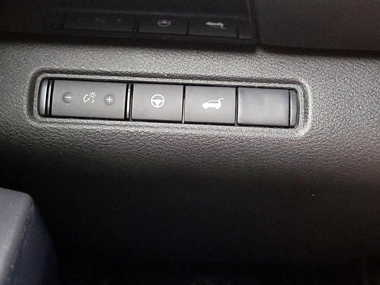 2025 Nissan Pathfinder SV - Photo 14