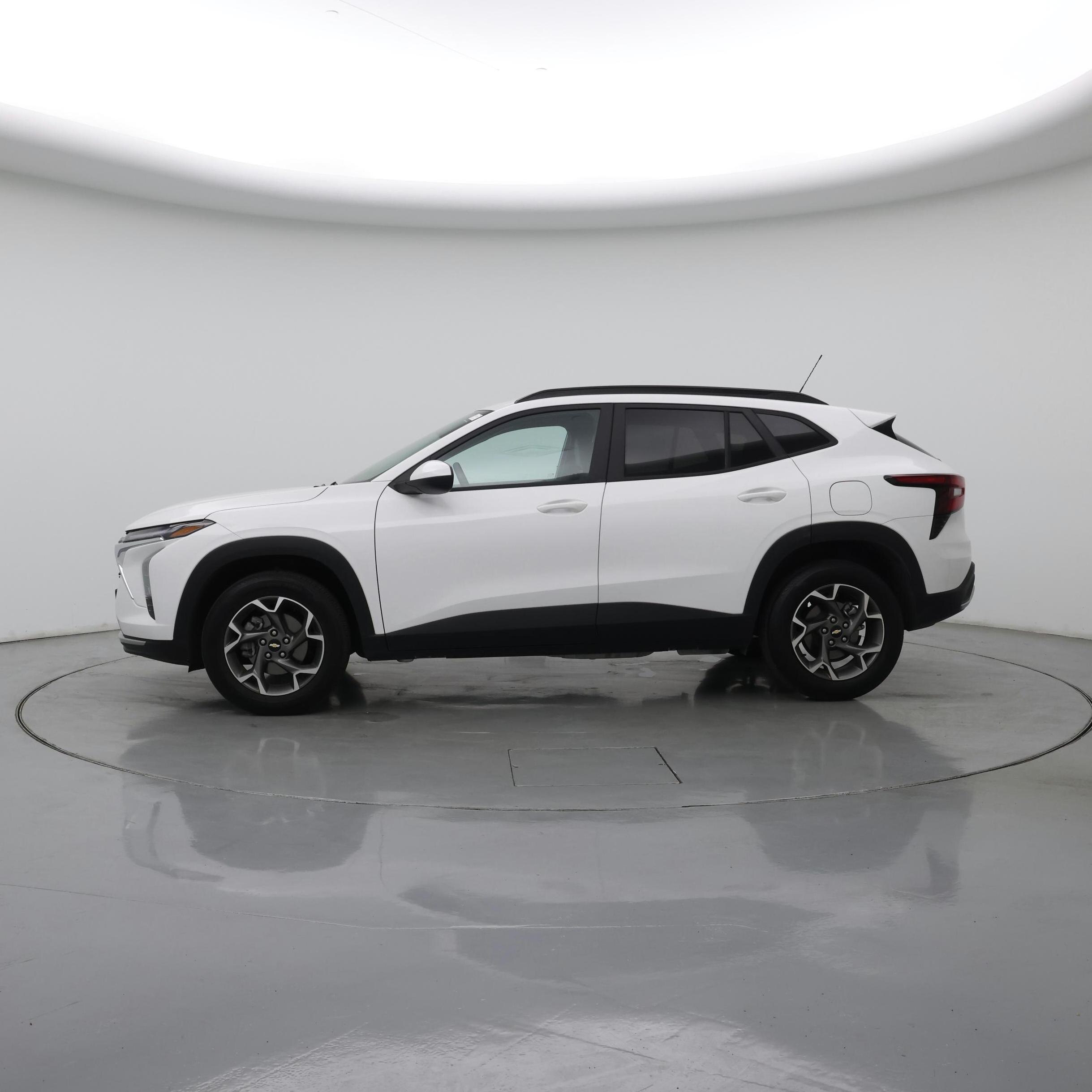 Thumbnail: 2025 Chevrolet Trax - 3