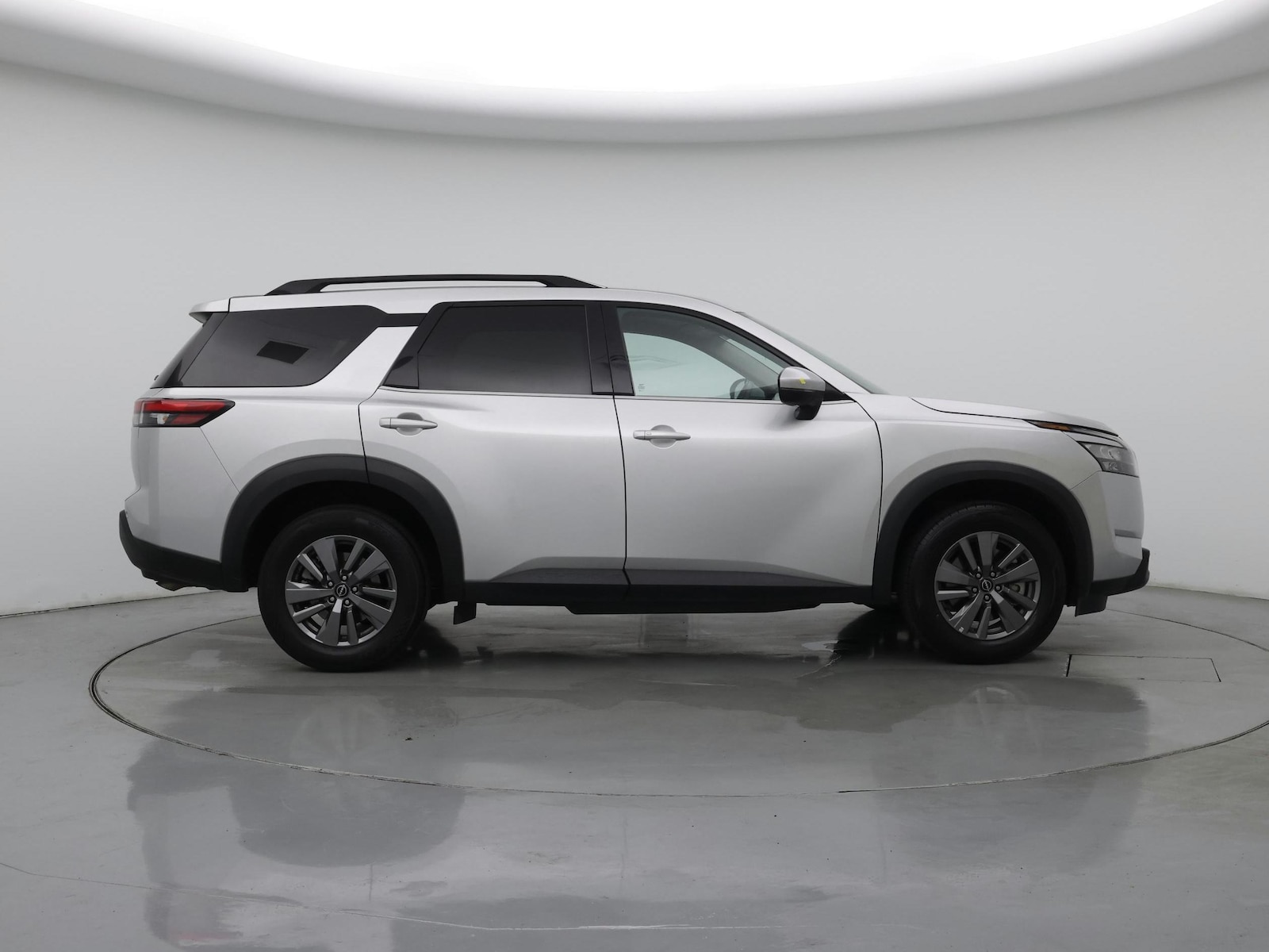2025 Nissan Pathfinder SV - Photo 8
