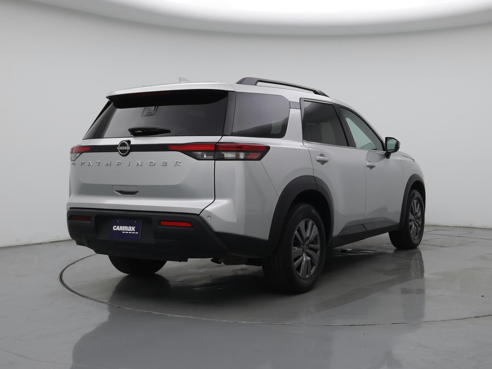 2025 Nissan Pathfinder SV - Photo 9