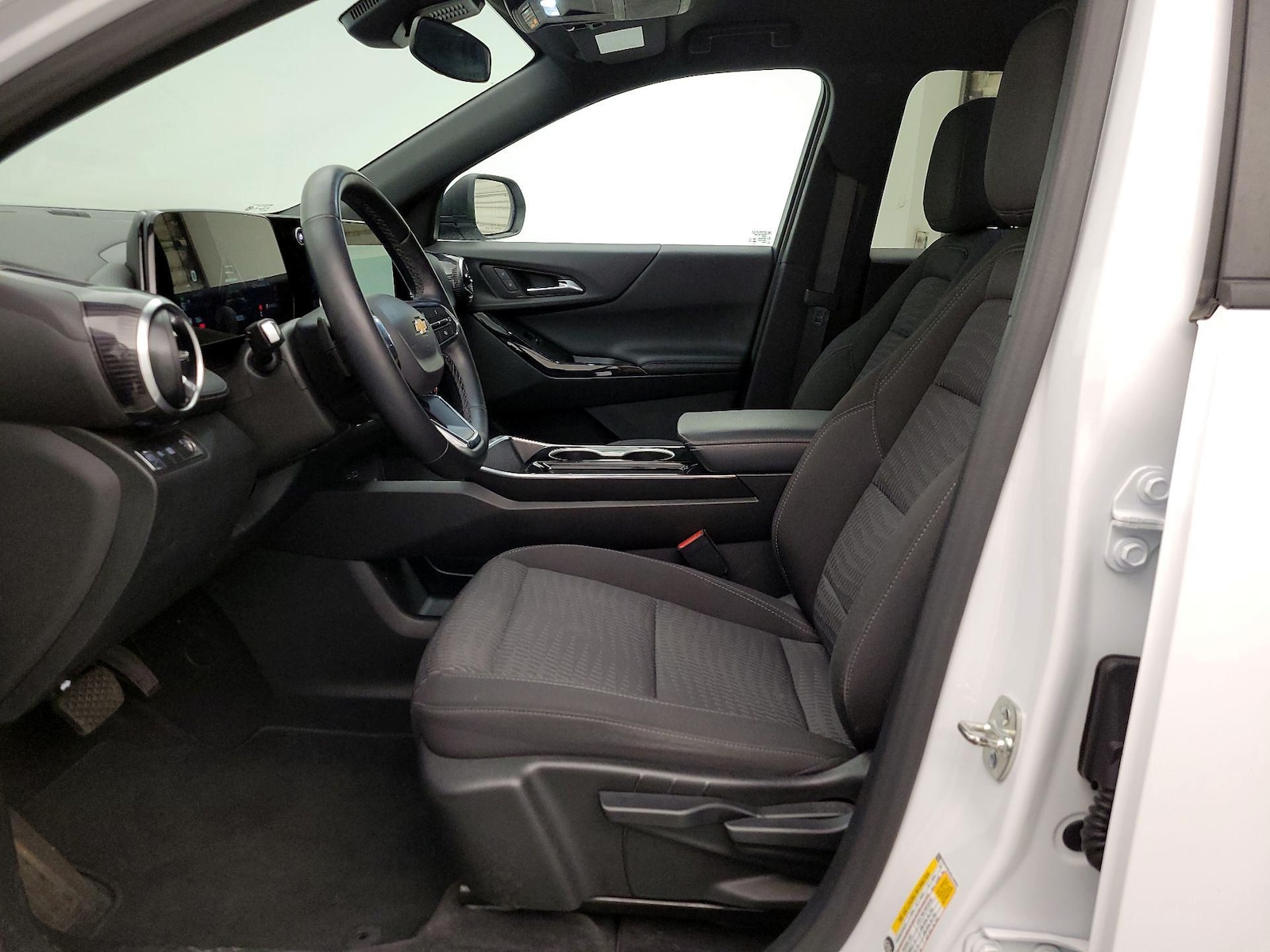 2025 Chevrolet Equinox LT - Photo 12