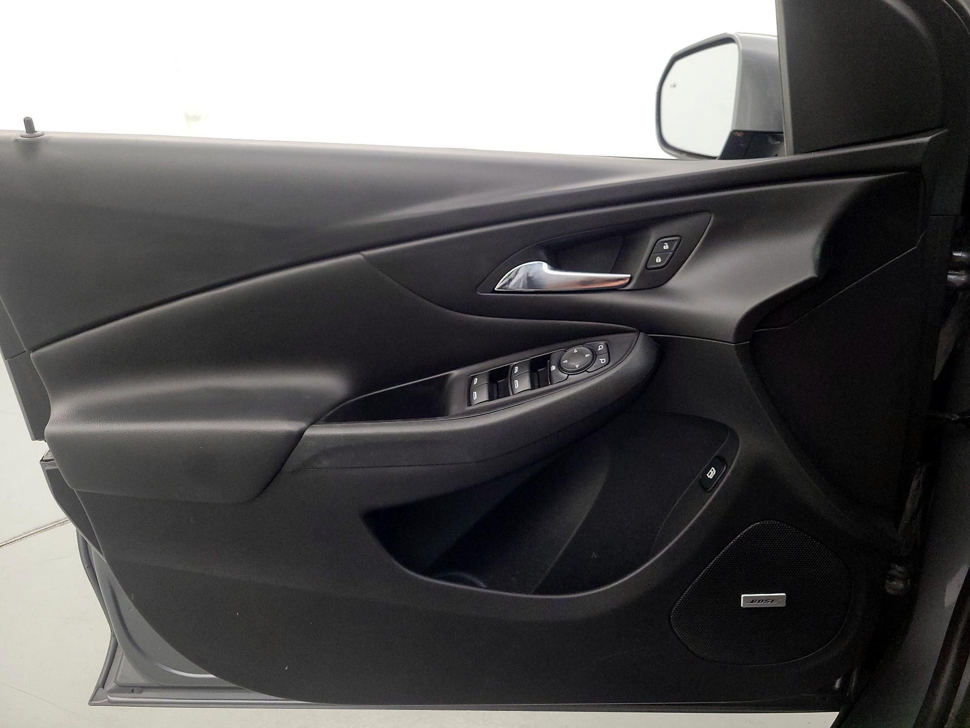 Thumbnail: 2018 Chevrolet Volt - 12