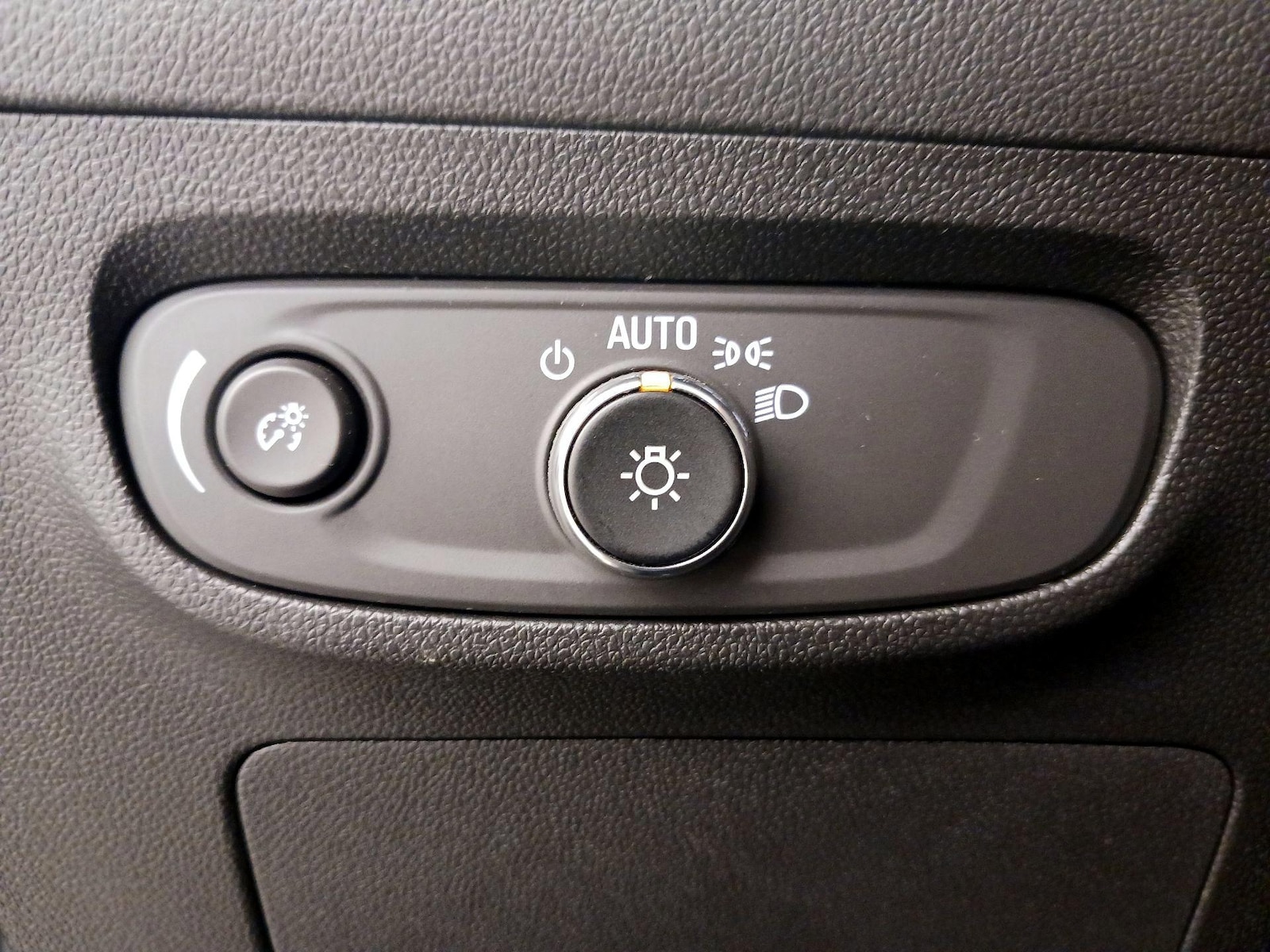 2025 Buick Encore GX Preferred - Photo 14