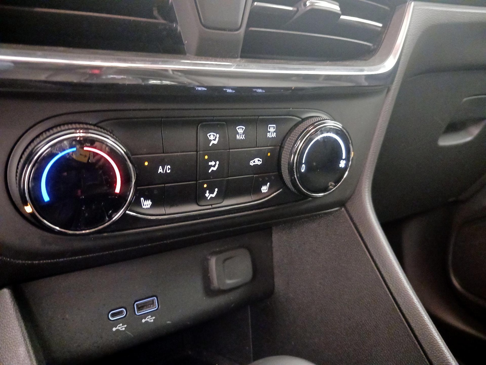 2025 Buick Encore GX Preferred - Photo 17