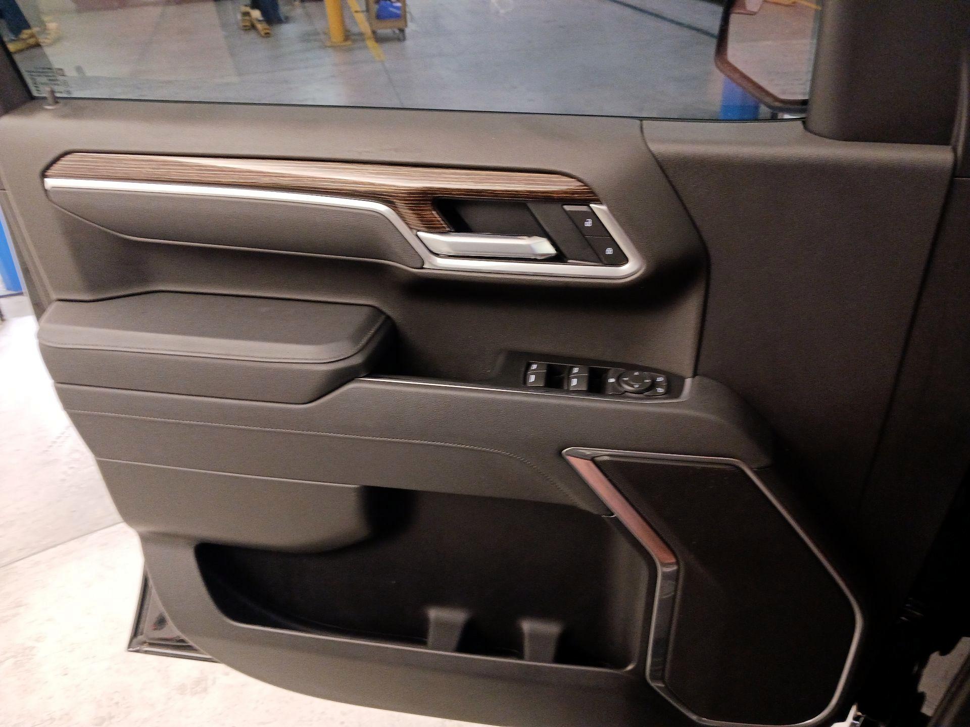 Thumbnail: 2026 GMC Sierra 1500 - 12